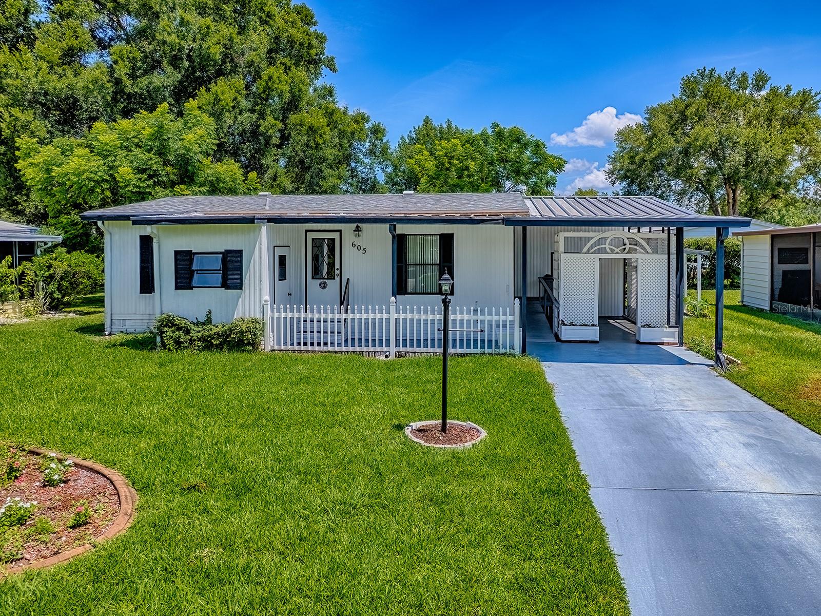LADY LAKE ORANGE BLOSSOM GARDENS UNIT 06 - Residential