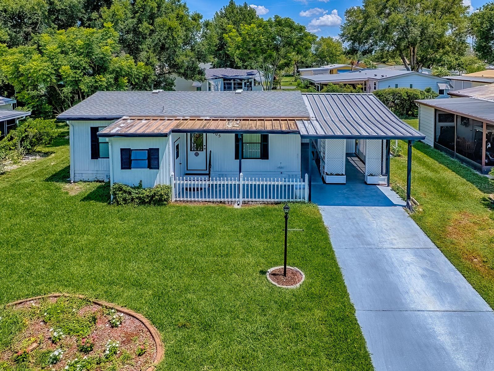 LADY LAKE ORANGE BLOSSOM GARDENS UNIT 06 - Residential