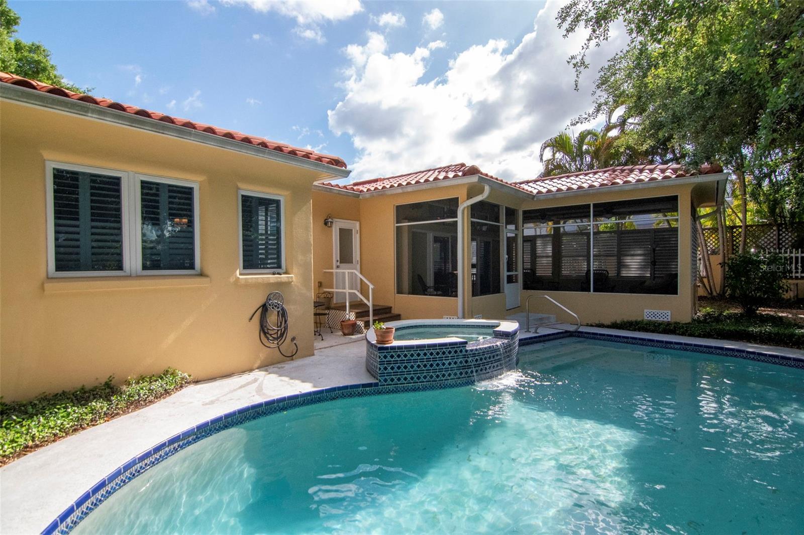 GRANADA TERRACE ADD REP - Residential