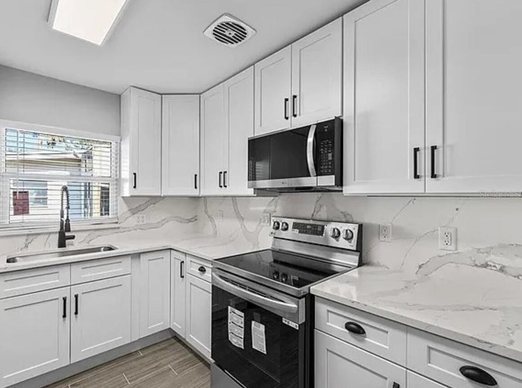Photo of 3169 Bellevue Street, Sarasota, FL 34237 (MLS # O6338943)