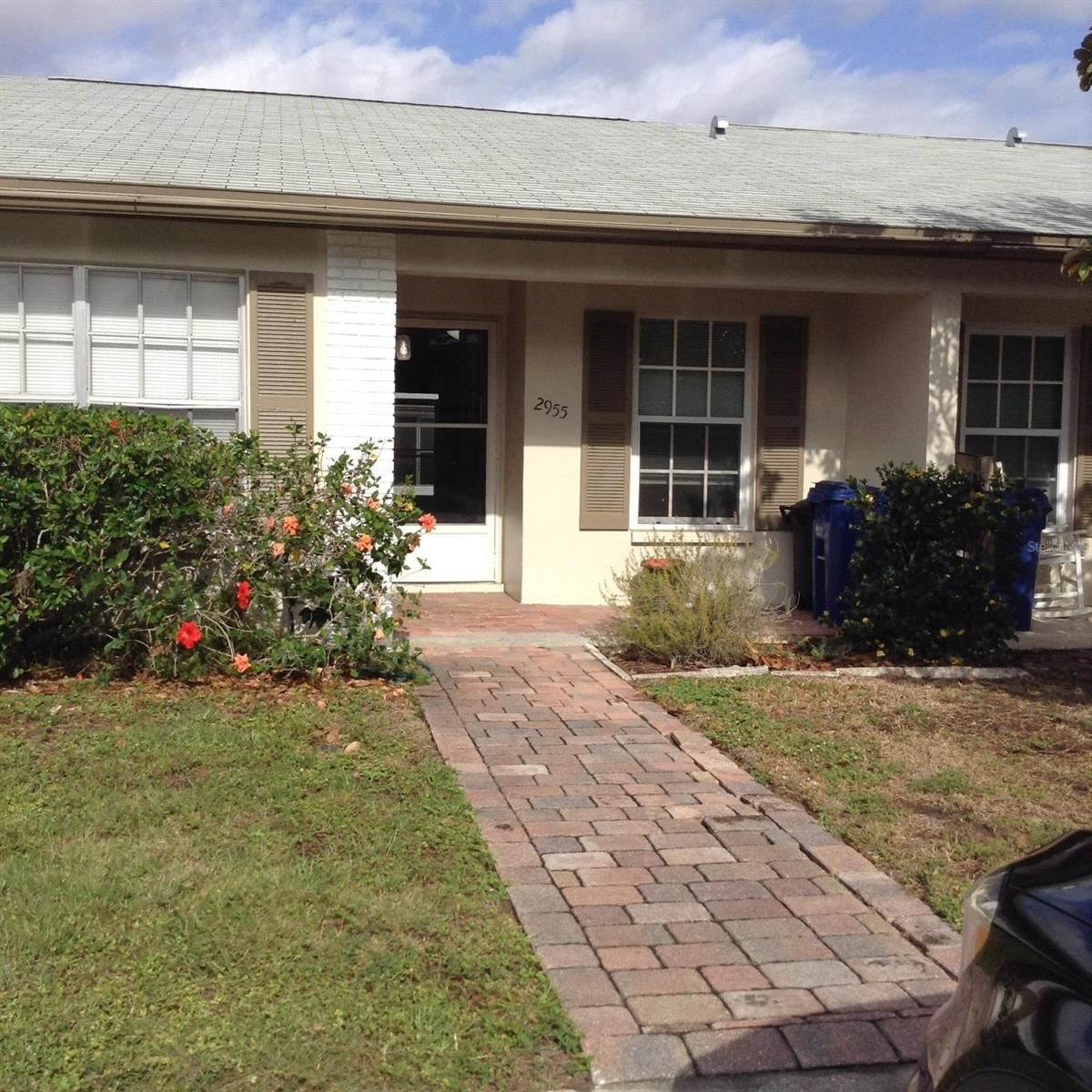 Available for move in in Early October. Very charming 2-bedroom, 1-bath villa in Veterans Villas. Light and bright villa features a nice floor plan, with 888 square feet of living space (not including small enclosed Porch), solar lighting, living room/dining room combo, A newer kitchen with Granite countertops, inside utility with stackable washer and dryer, walk-in closet for lots of storage space, and an enclosed back porch. Newer roof, newer flooring, newer windows, and newer energy-efficient air conditioning system. Great location! Very nice!
