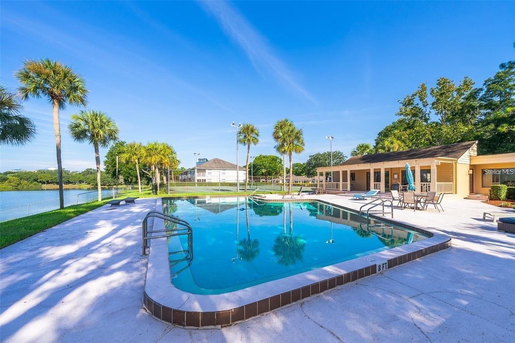 Photo of 610 Cranes Way #207, Altamonte Springs, FL 32701 (MLS # O6380077)