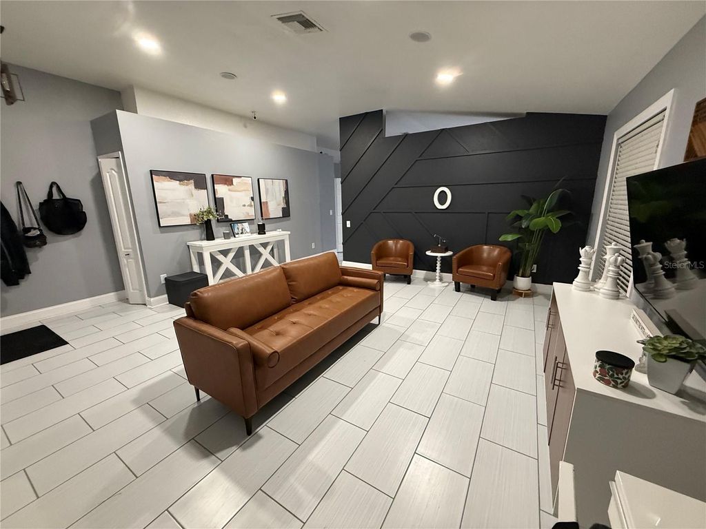 Photo of 10406 Paragon Place, Riverview, FL 33578 (MLS # N6142428)