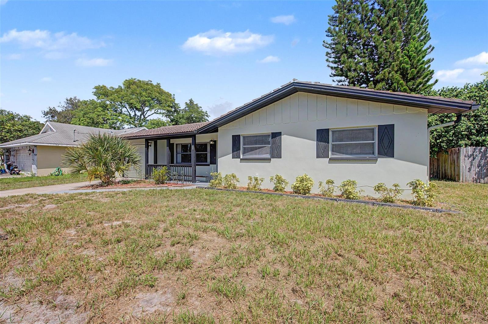 1073 KENWOOD DRIVE