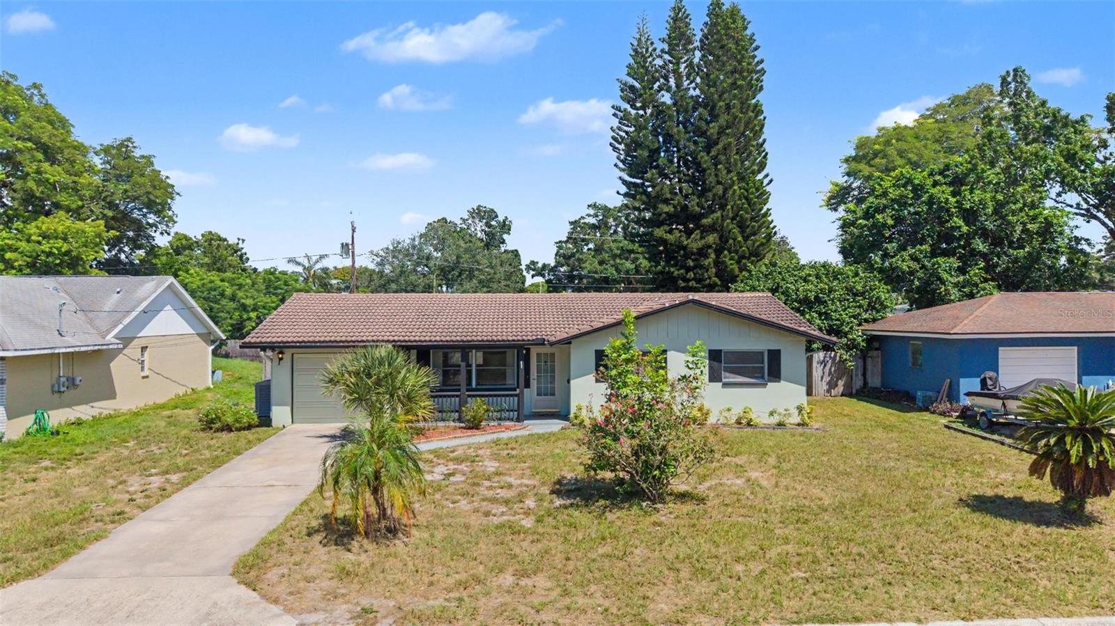 1073 KENWOOD DRIVE
