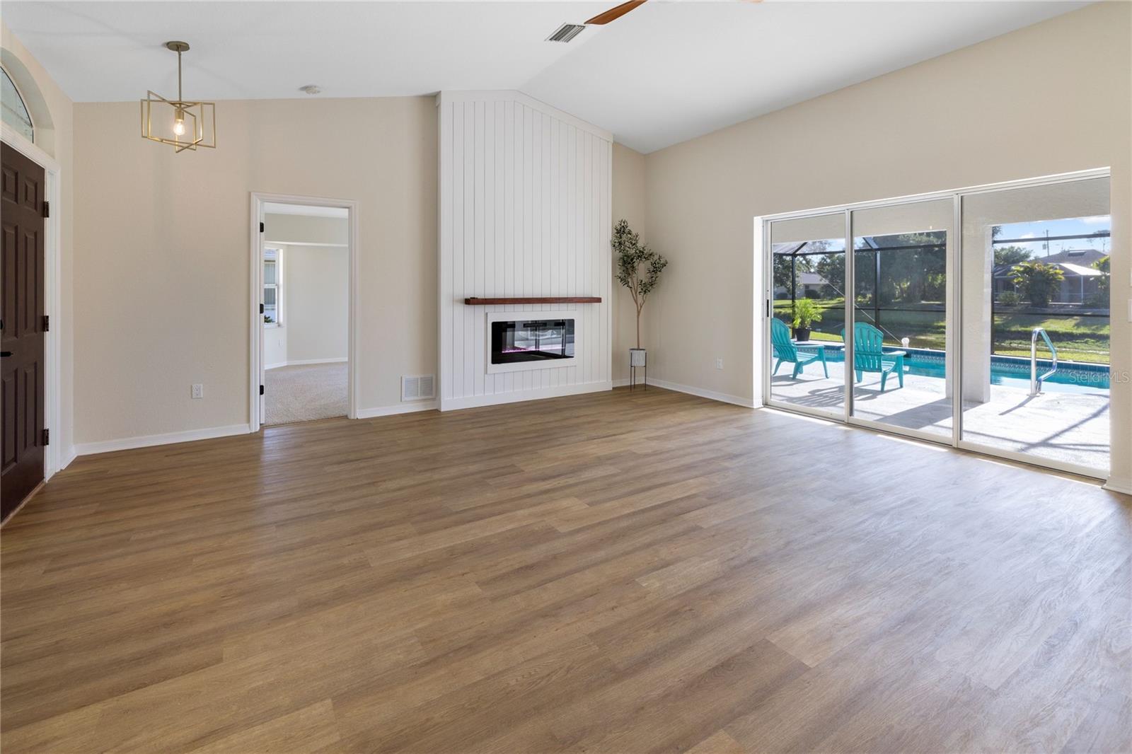 ROTONDA WEST LONG MEADOW - Residential