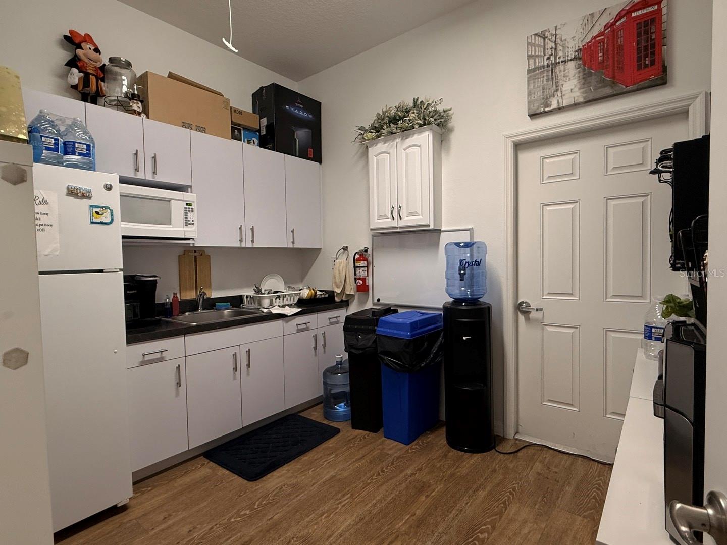 HUNTERS CRK NORTHWEST VILLAGE TOW - Commercial Lease