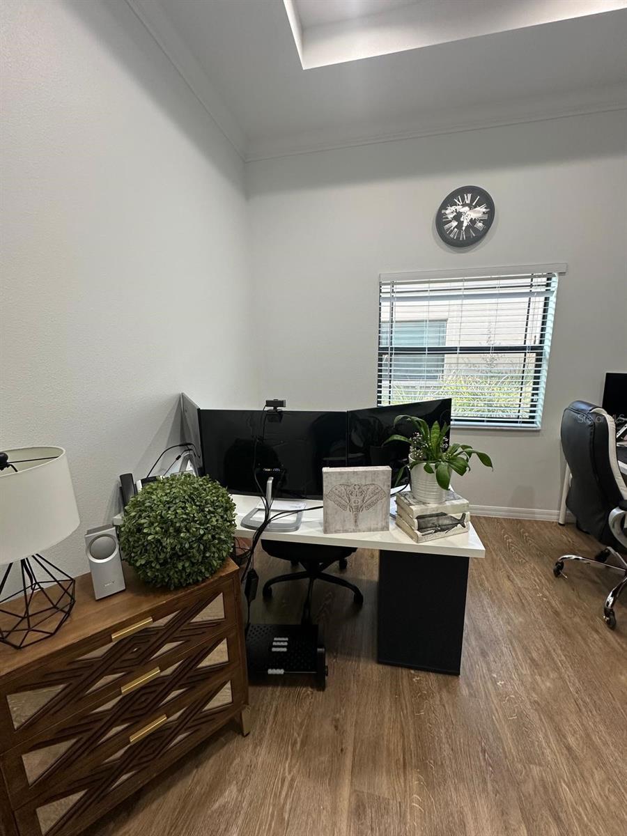 HUNTERS CRK NORTHWEST VILLAGE TOW - Commercial Lease