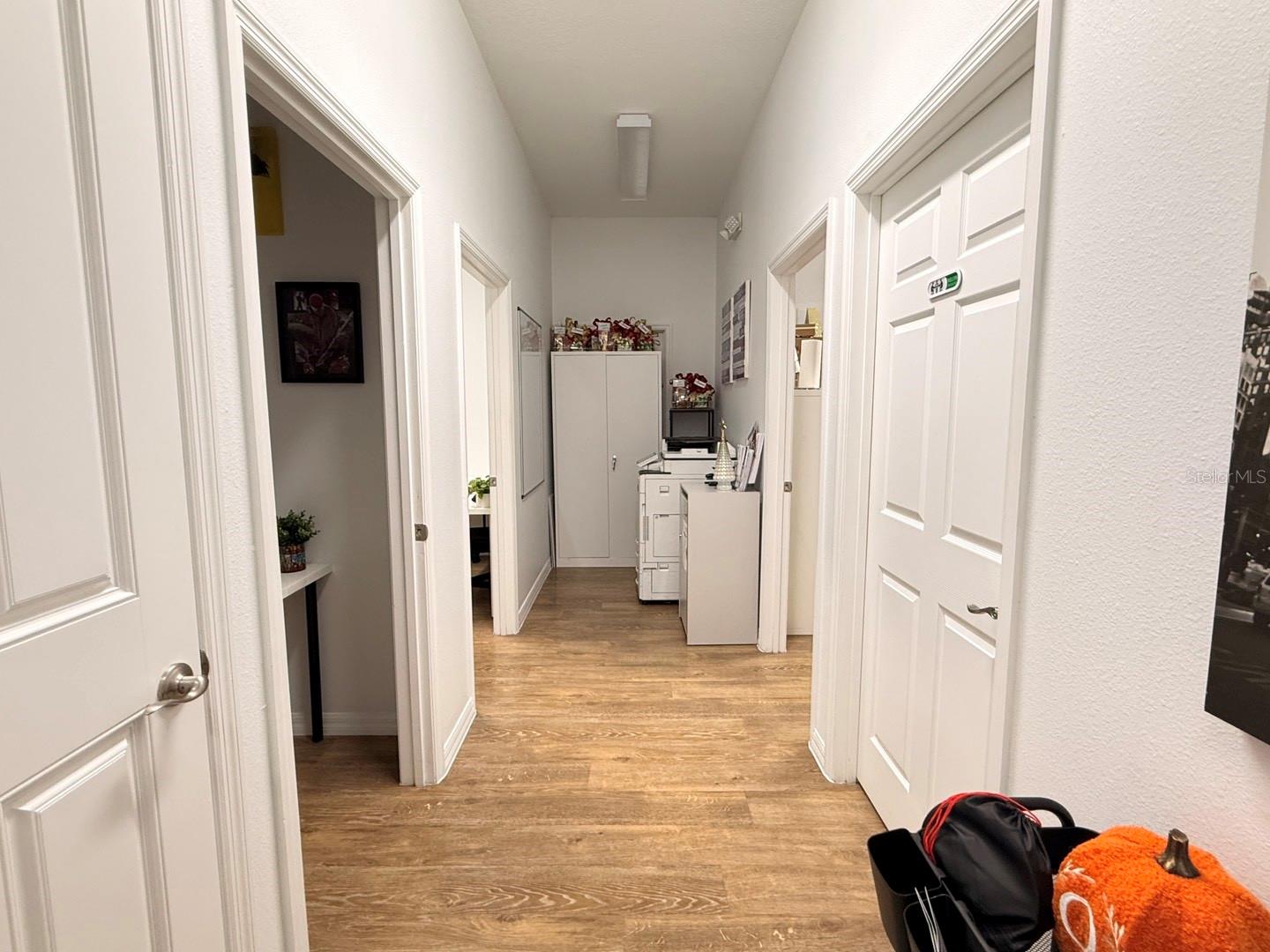 HUNTERS CRK NORTHWEST VILLAGE TOW - Commercial Lease