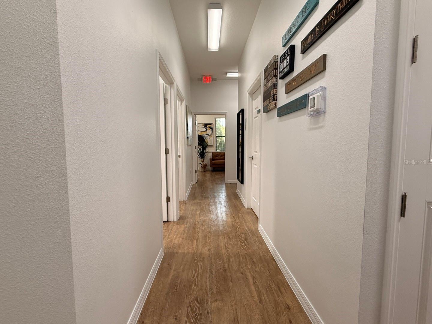 HUNTERS CRK NORTHWEST VILLAGE TOW - Commercial Lease