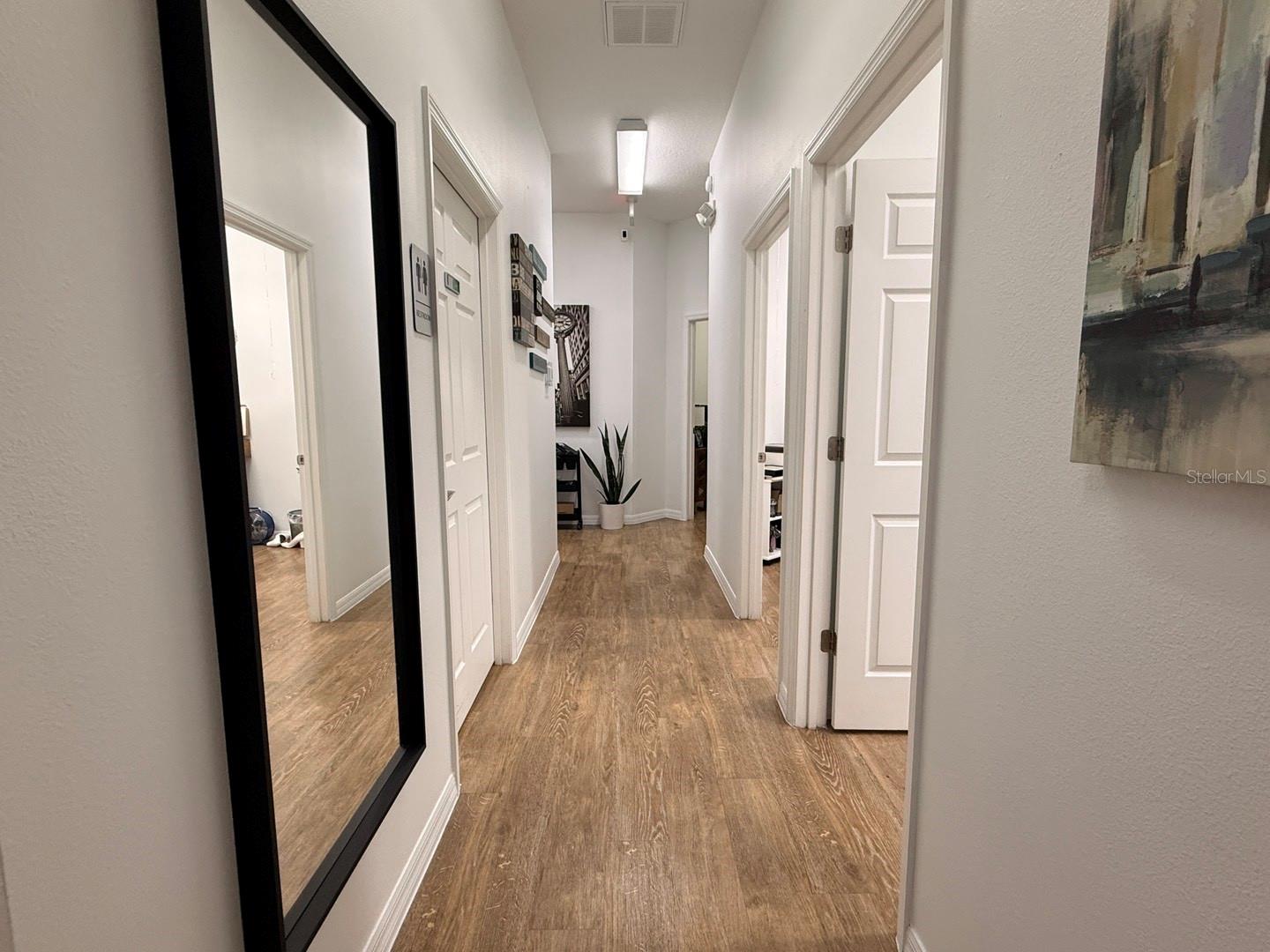 HUNTERS CRK NORTHWEST VILLAGE TOW - Commercial Lease