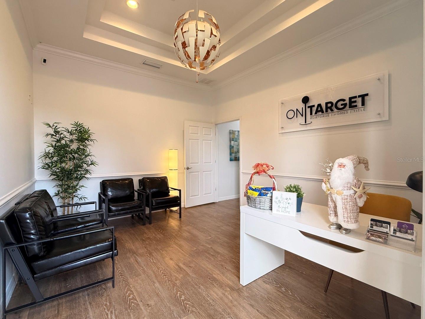 HUNTERS CRK NORTHWEST VILLAGE TOW - Commercial Lease