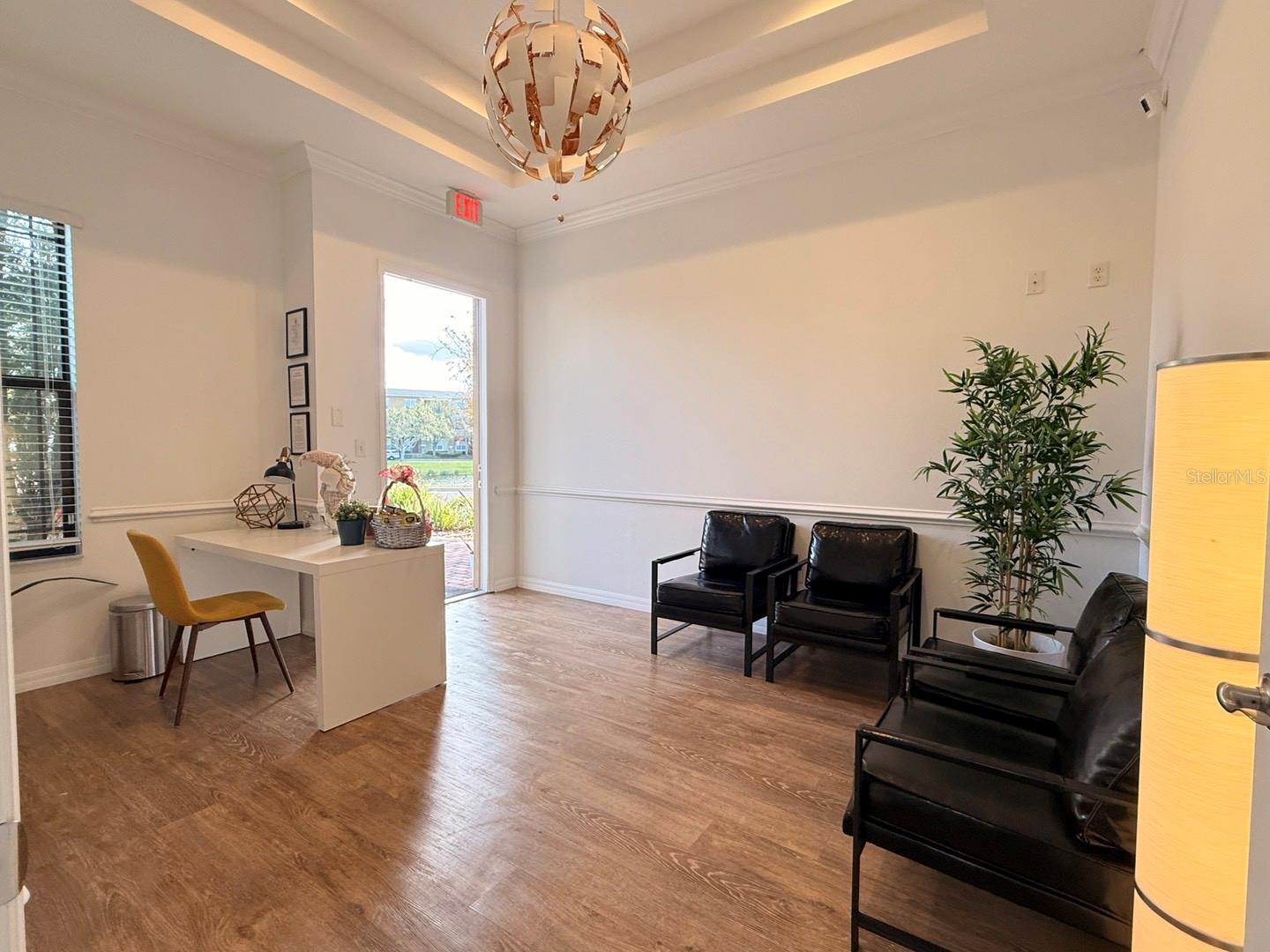 HUNTERS CRK NORTHWEST VILLAGE TOW - Commercial Lease