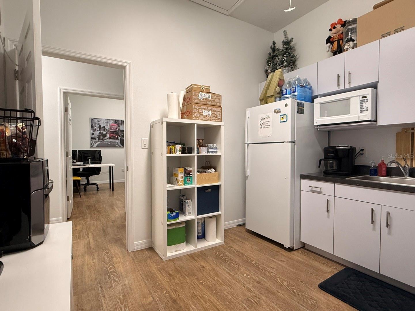 HUNTERS CRK NORTHWEST VILLAGE TOW - Commercial Lease