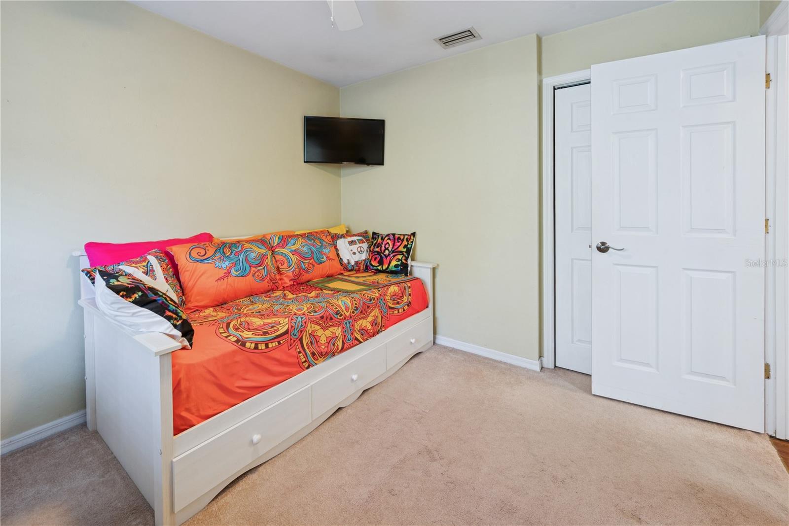 SOUTHERN OAKS - Residential