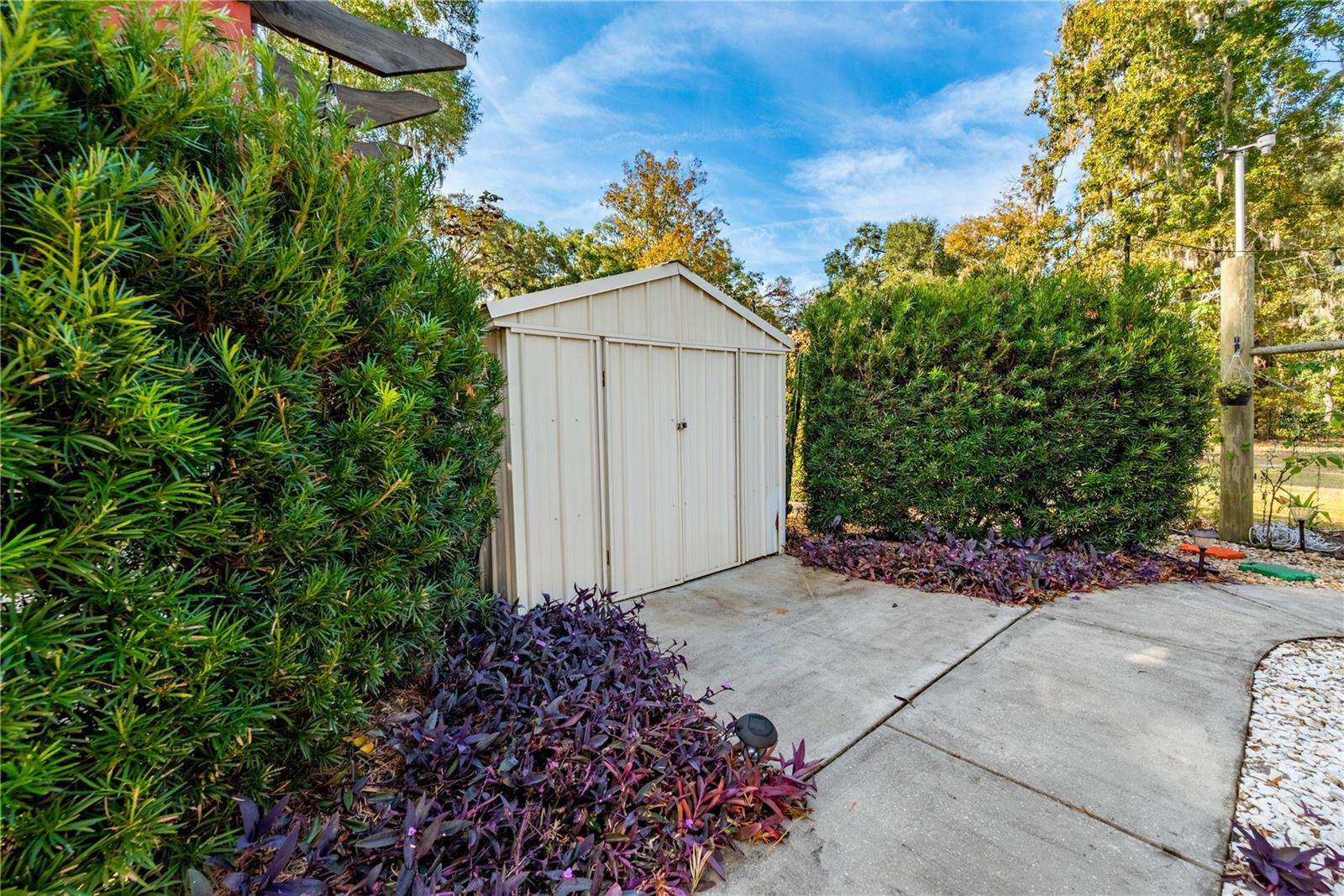 SOUTHERN OAKS - Residential