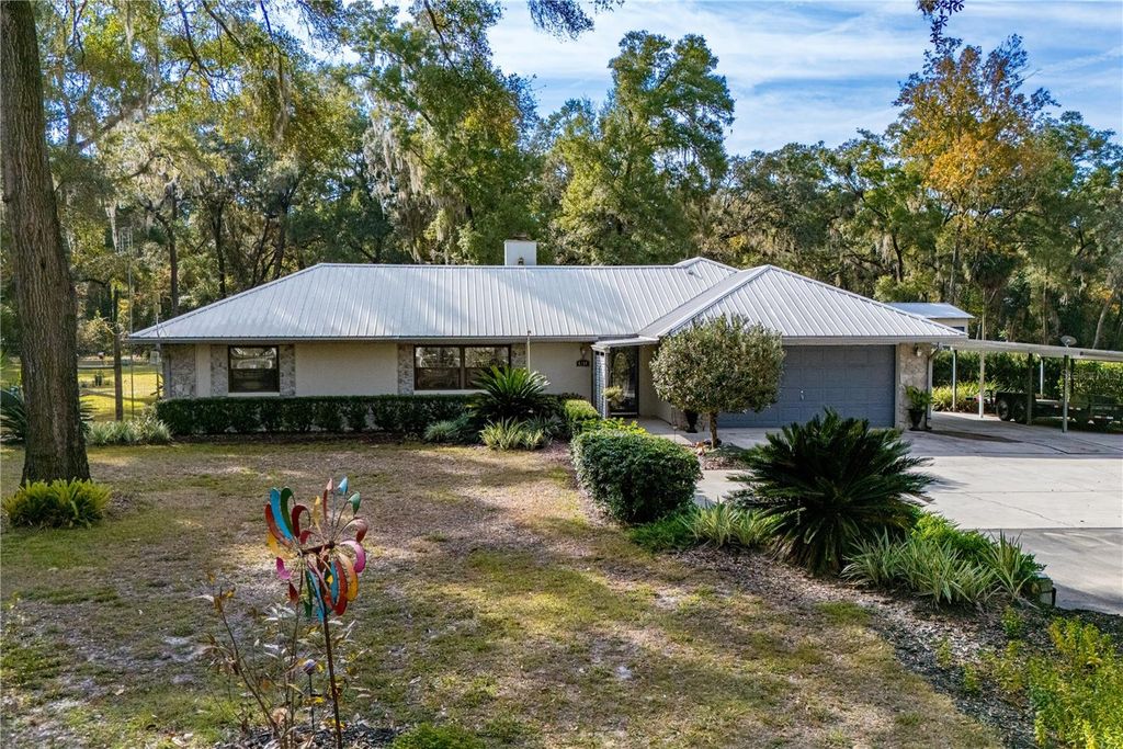 Photo of 6250 NW 94th Lane, Chiefland, FL 32626 (MLS # GC536223)