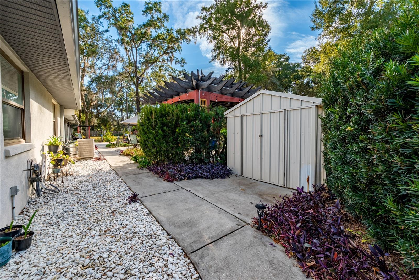 SOUTHERN OAKS - Residential