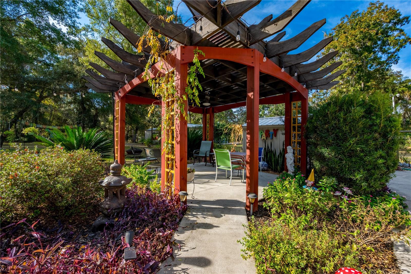 SOUTHERN OAKS - Residential