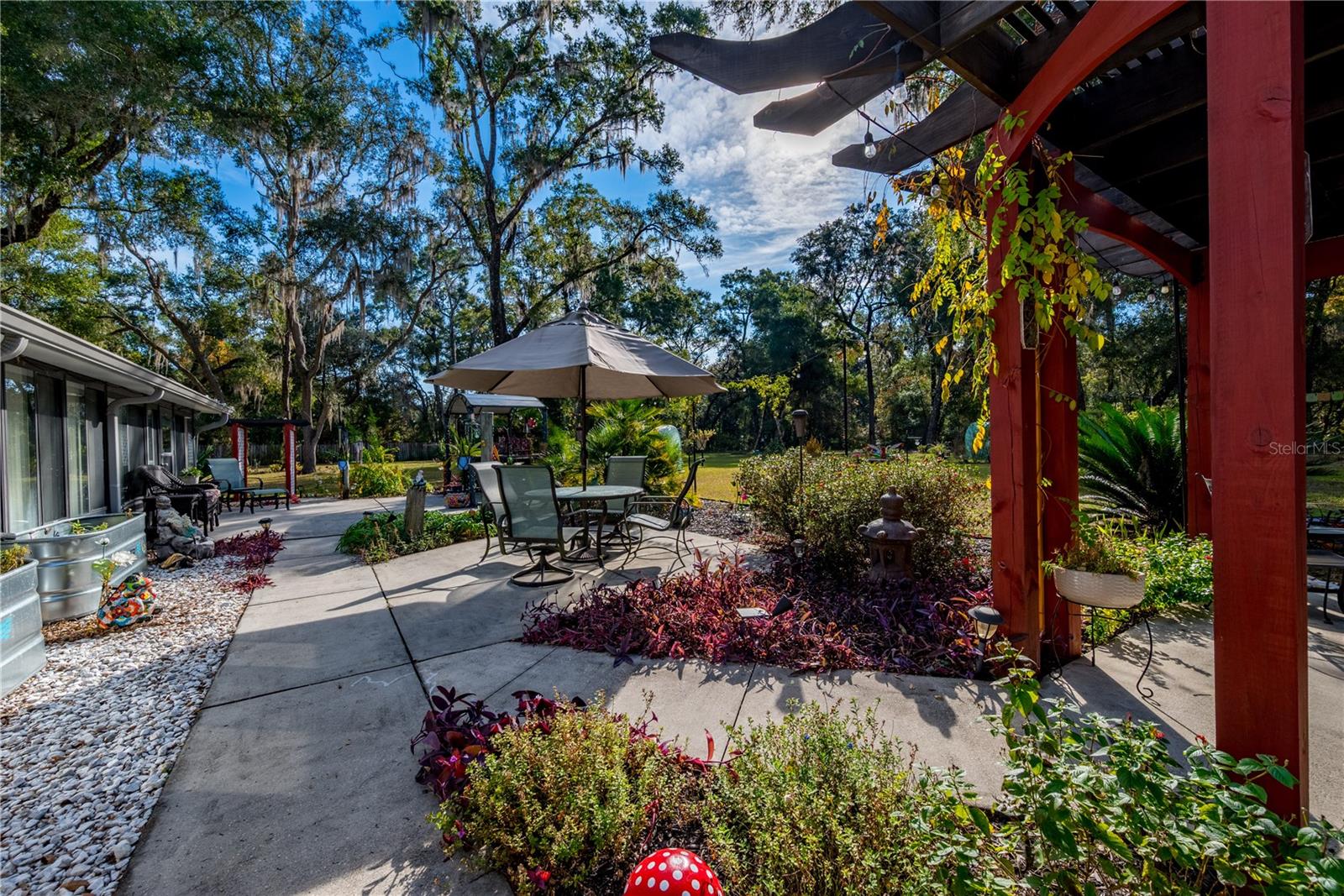 SOUTHERN OAKS - Residential