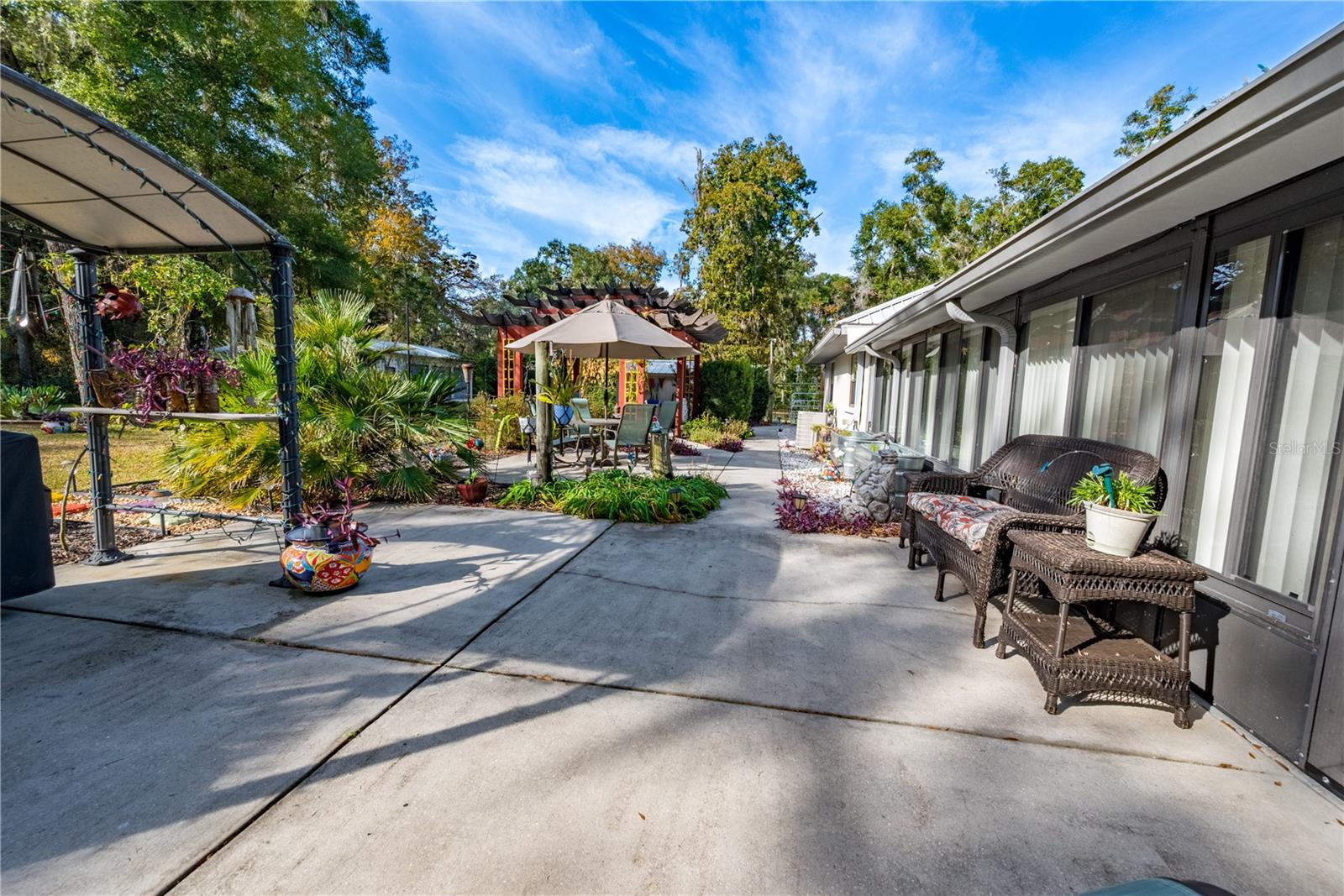 SOUTHERN OAKS - Residential