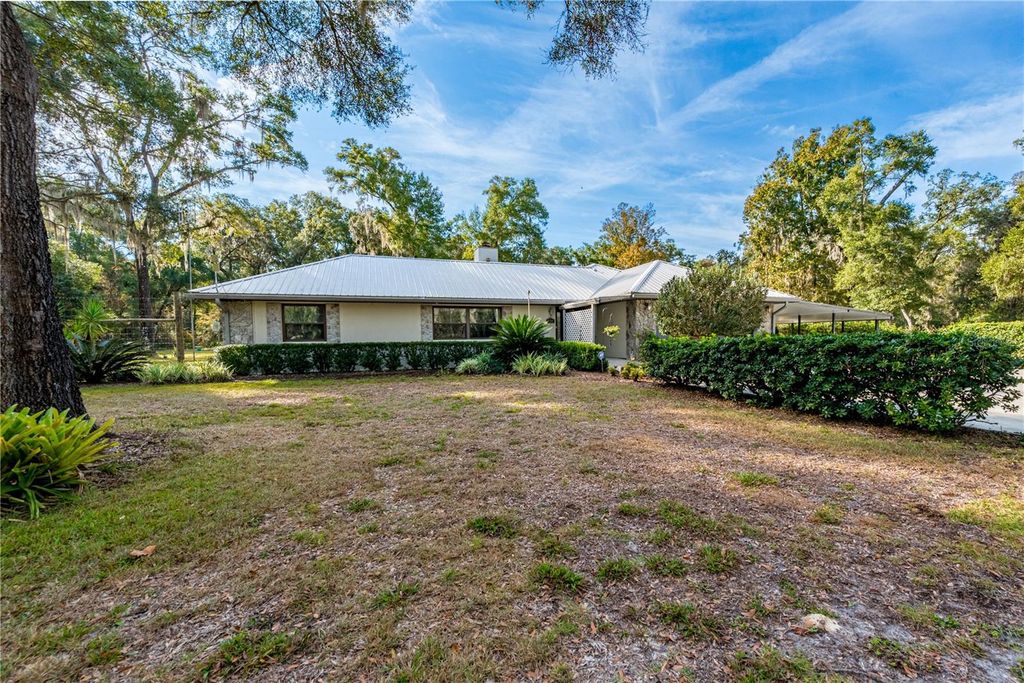 Photo of 6250 NW 94th Lane, Chiefland, FL 32626 (MLS # GC536223)