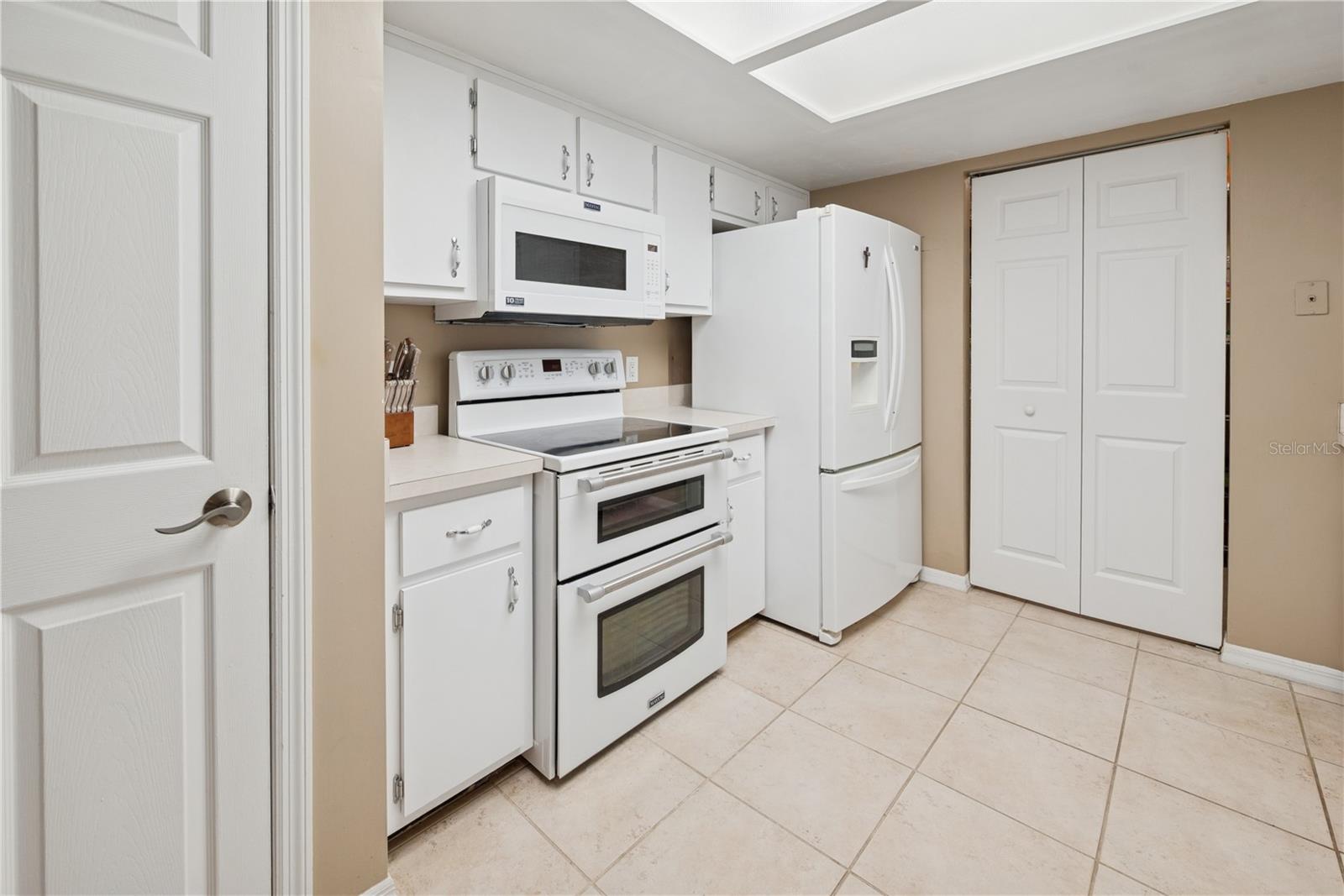 SOUTHERN OAKS - Residential