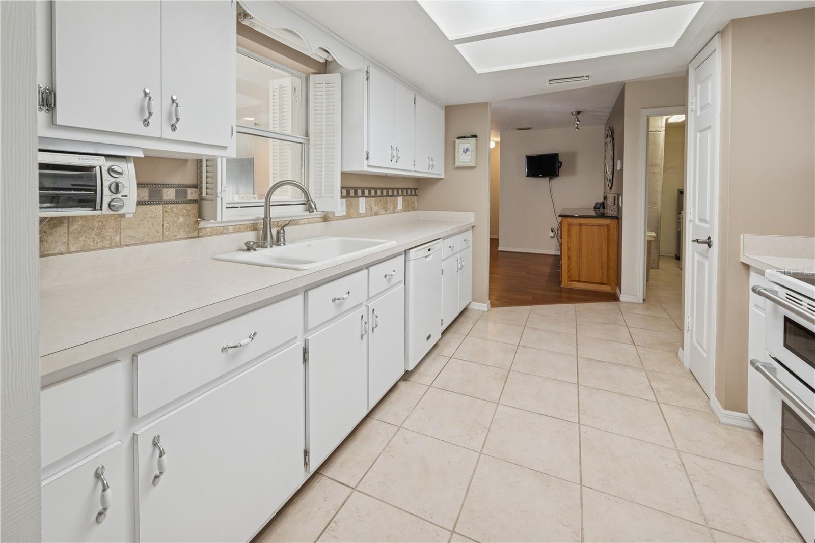 SOUTHERN OAKS - Residential