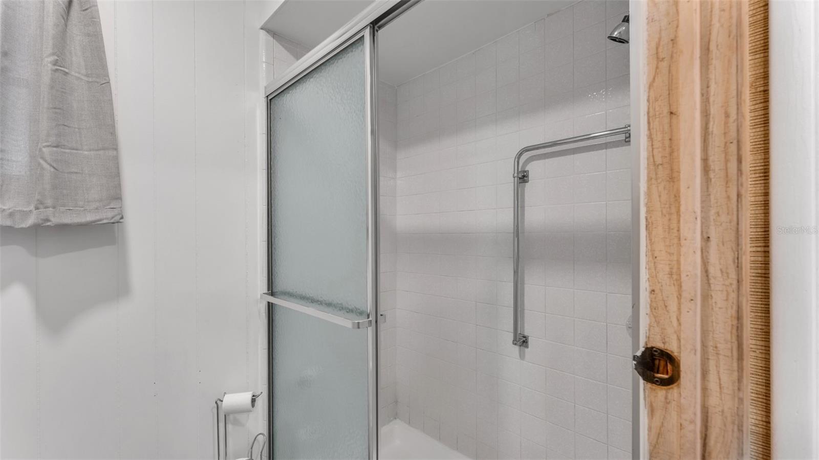 LAKESIDE HILLS ESTATES - Residential