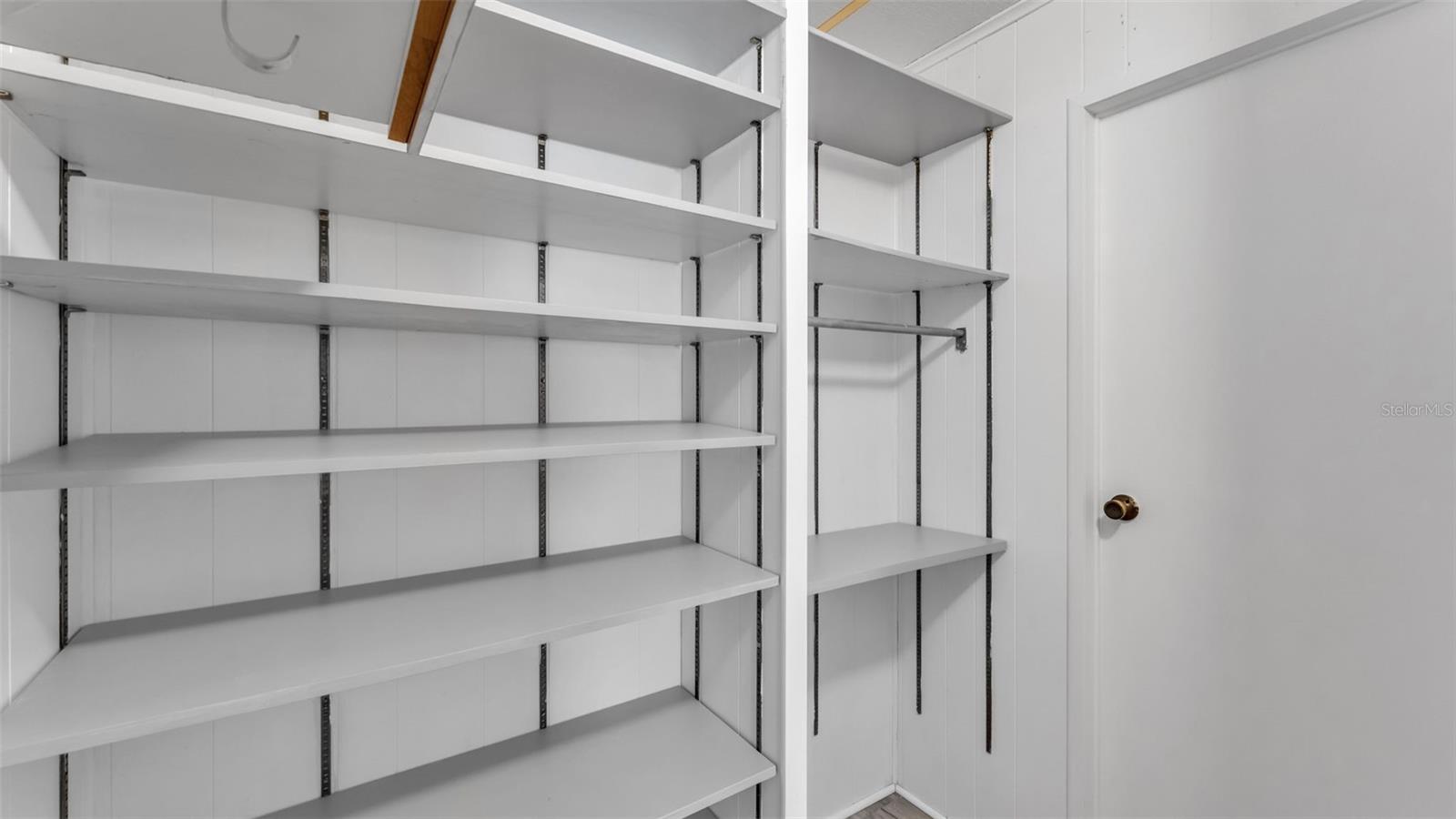 LAKESIDE HILLS ESTATES - Residential