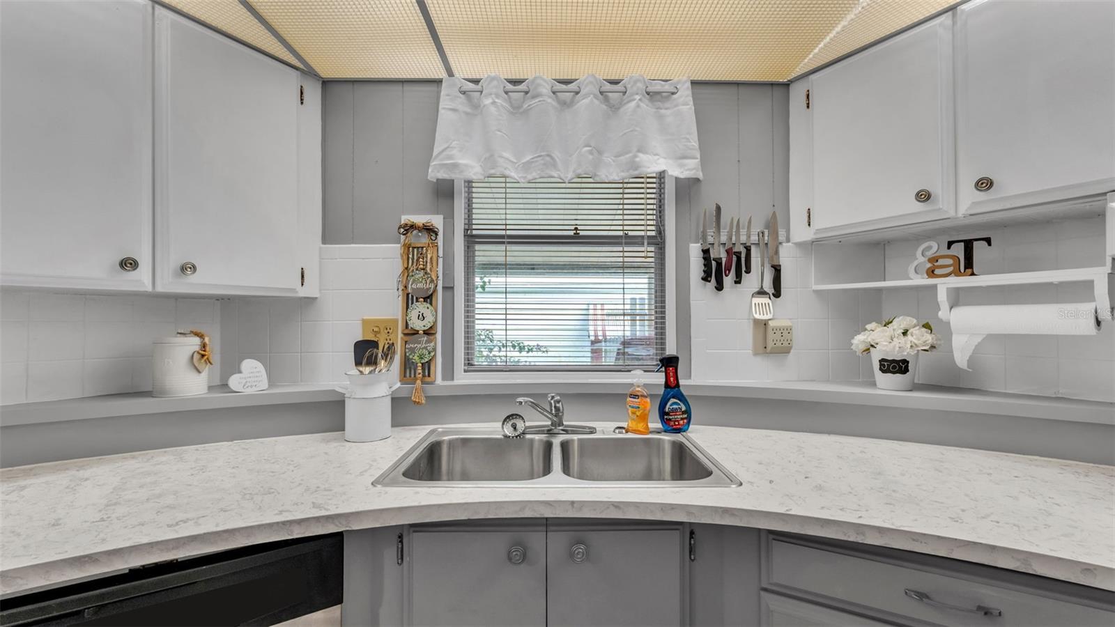 LAKESIDE HILLS ESTATES - Residential