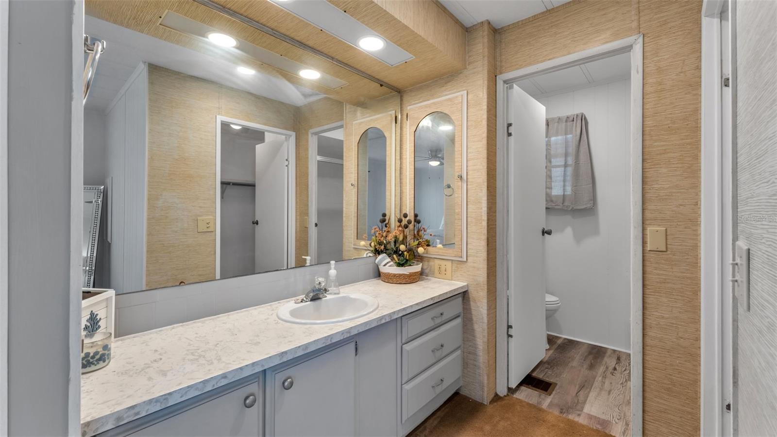 LAKESIDE HILLS ESTATES - Residential