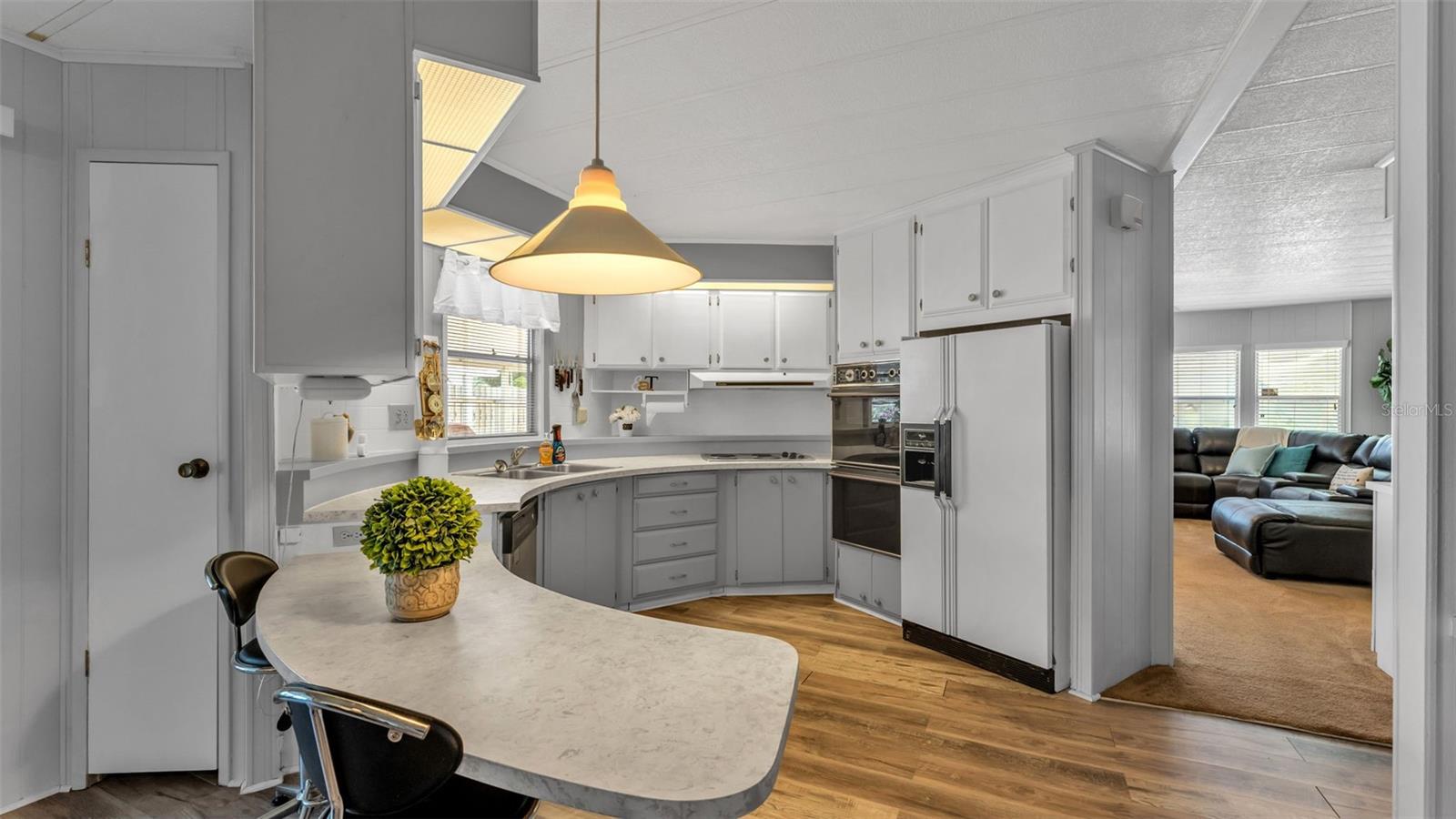 LAKESIDE HILLS ESTATES - Residential