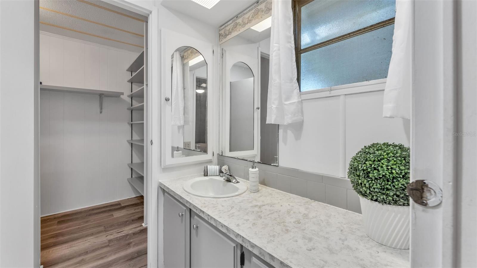 LAKESIDE HILLS ESTATES - Residential