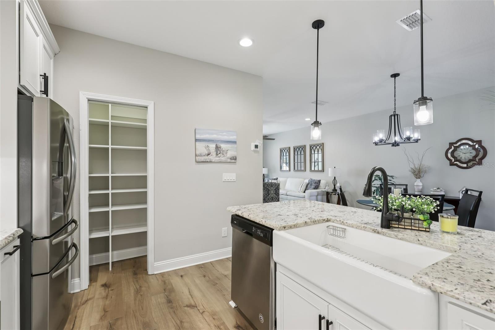 HOLLY FOREST TWNHMS - Residential