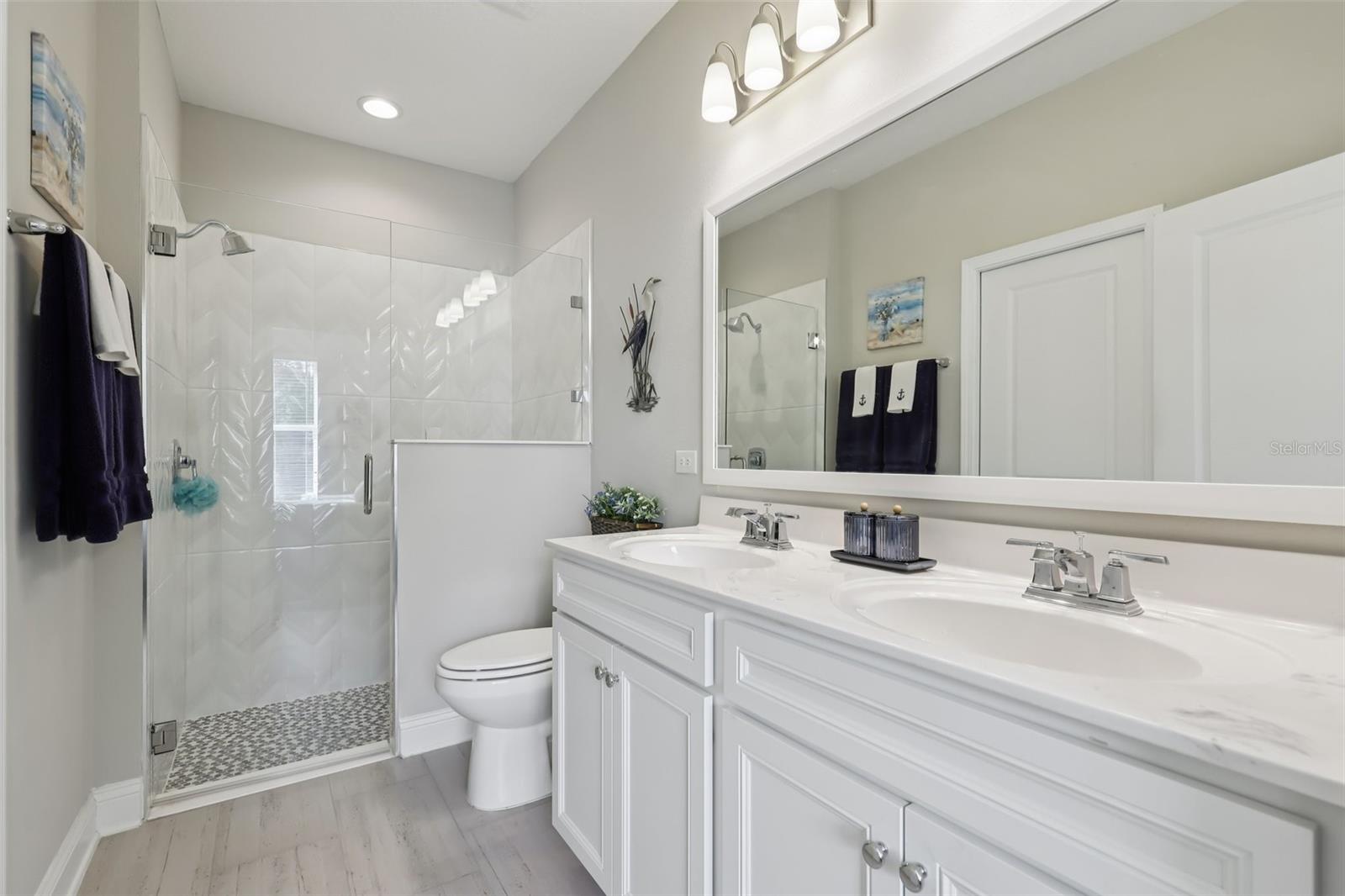 HOLLY FOREST TWNHMS - Residential