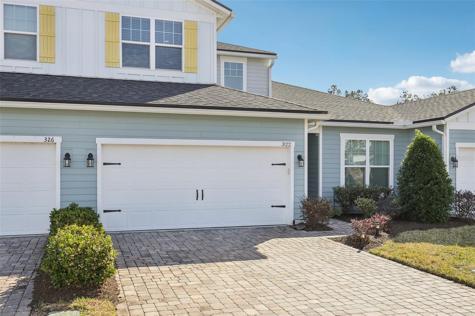 HOLLY FOREST TWNHMS - Residential