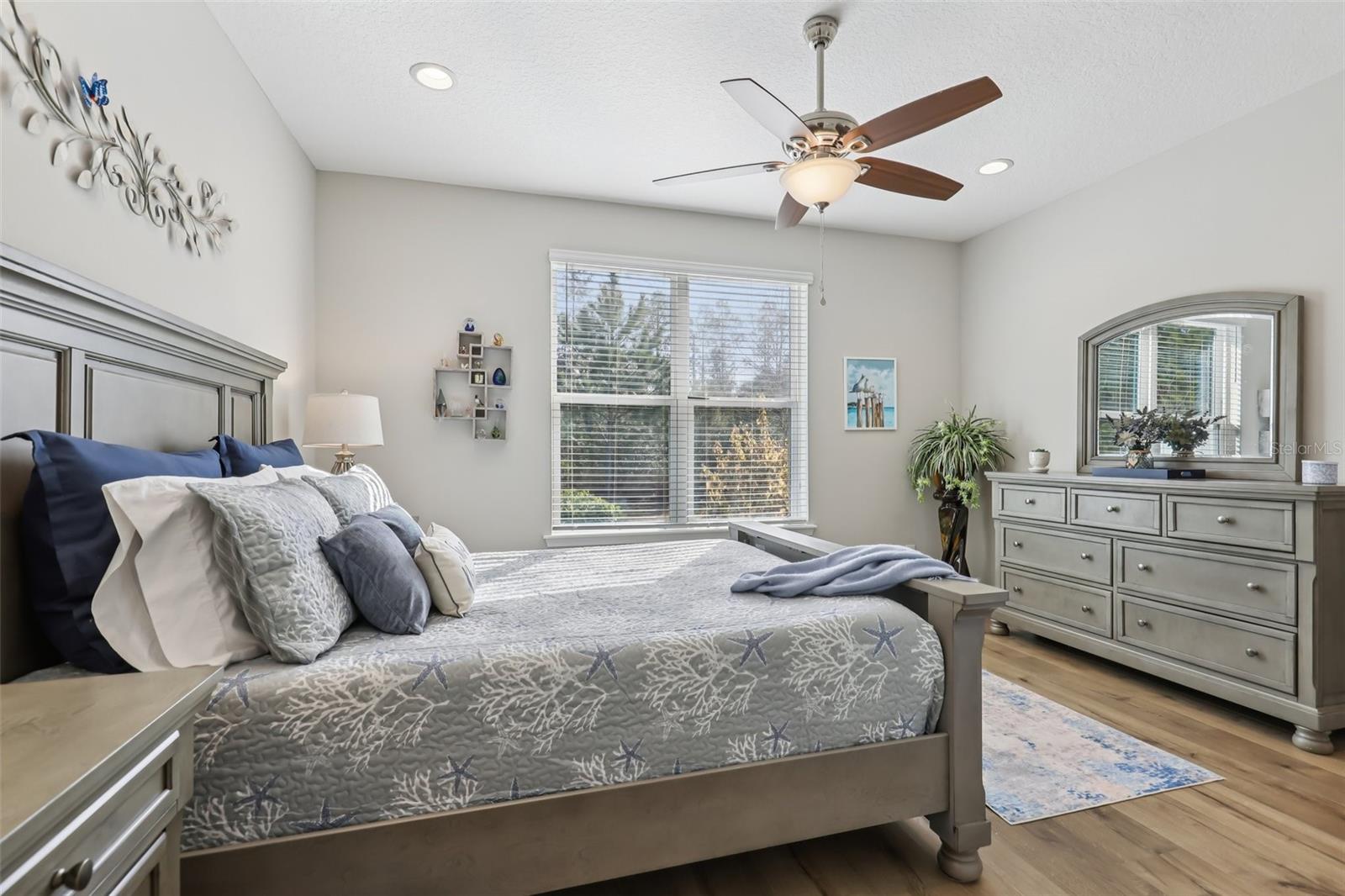 HOLLY FOREST TWNHMS - Residential