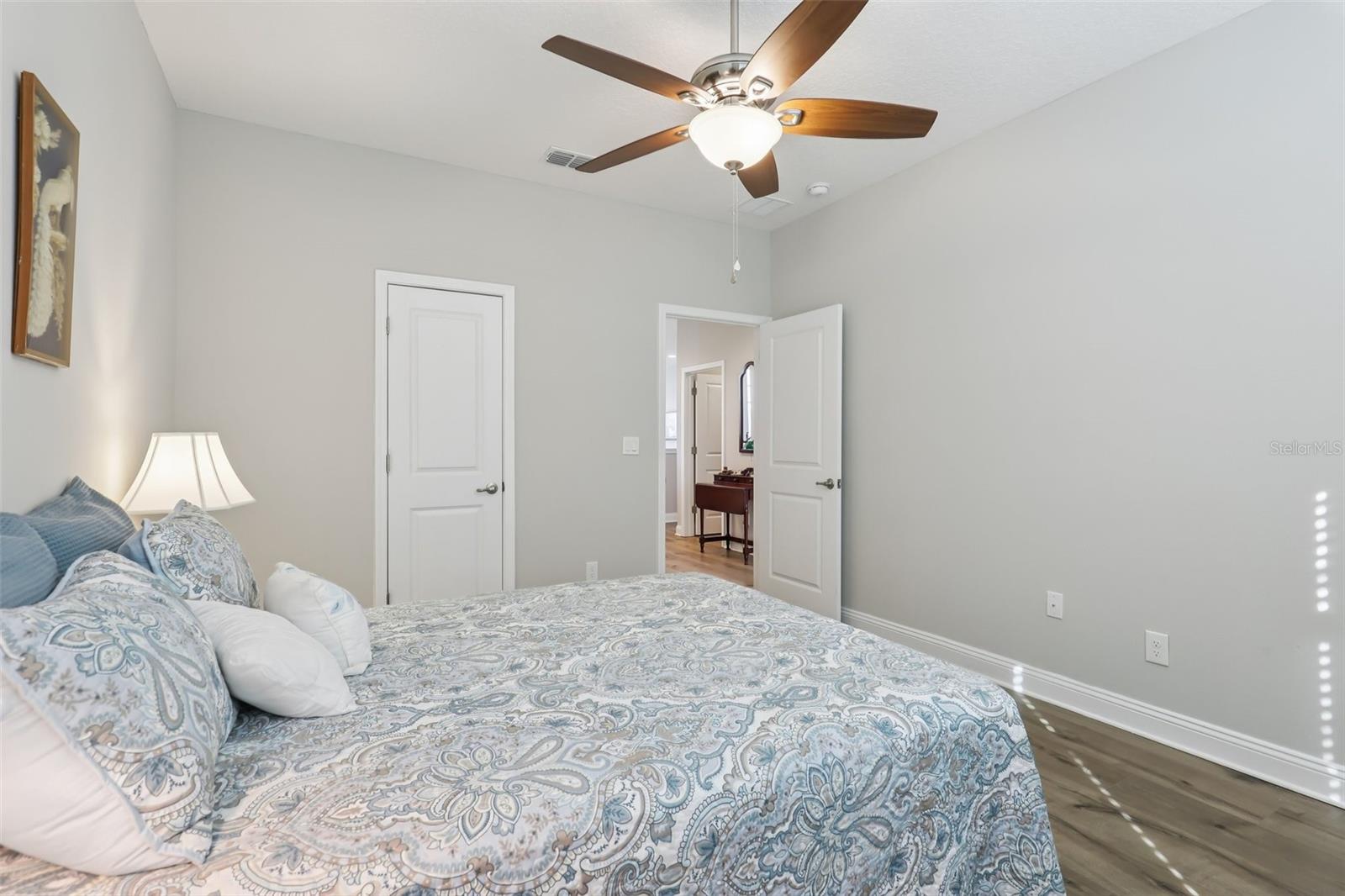 HOLLY FOREST TWNHMS - Residential