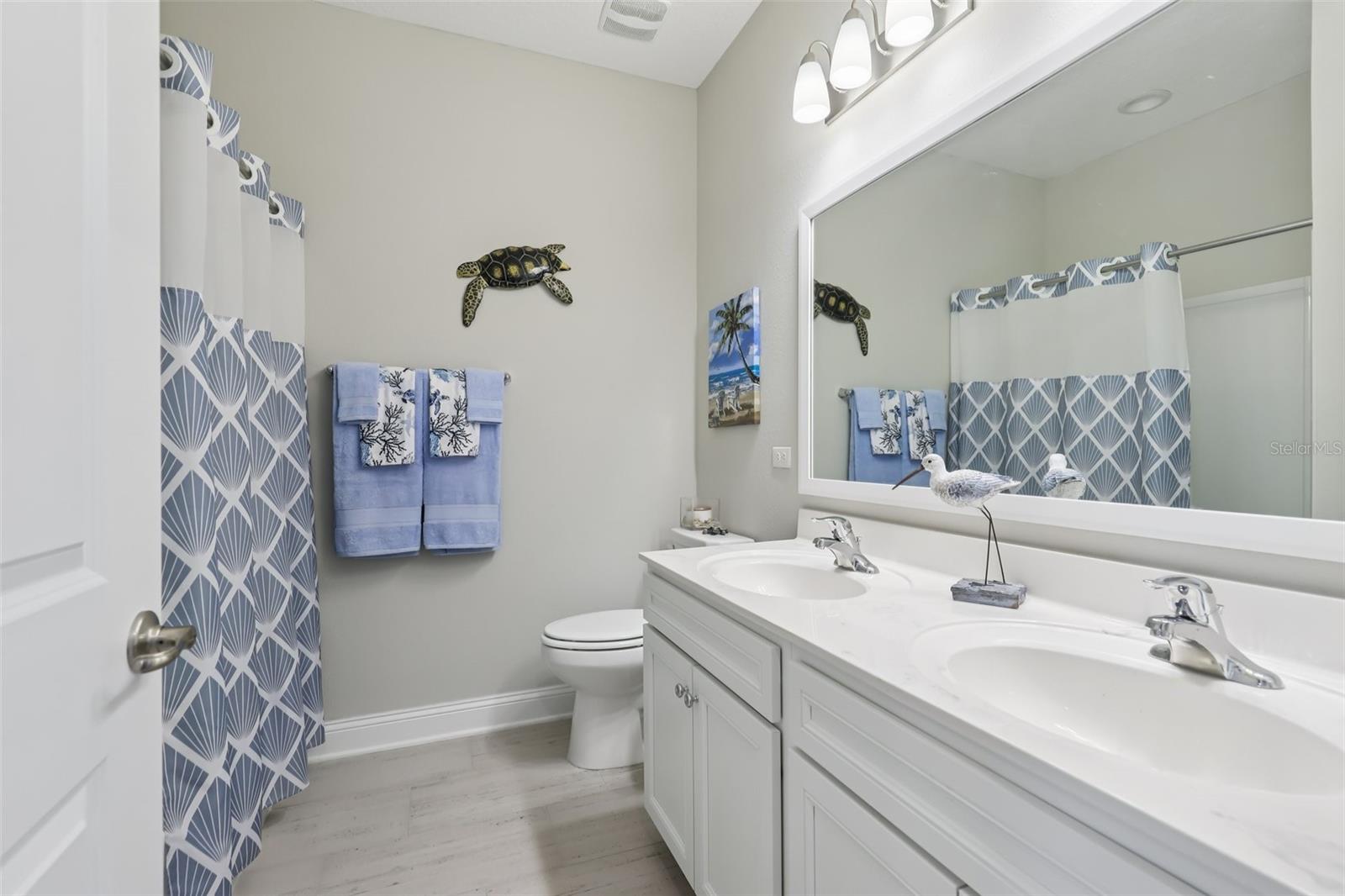 HOLLY FOREST TWNHMS - Residential