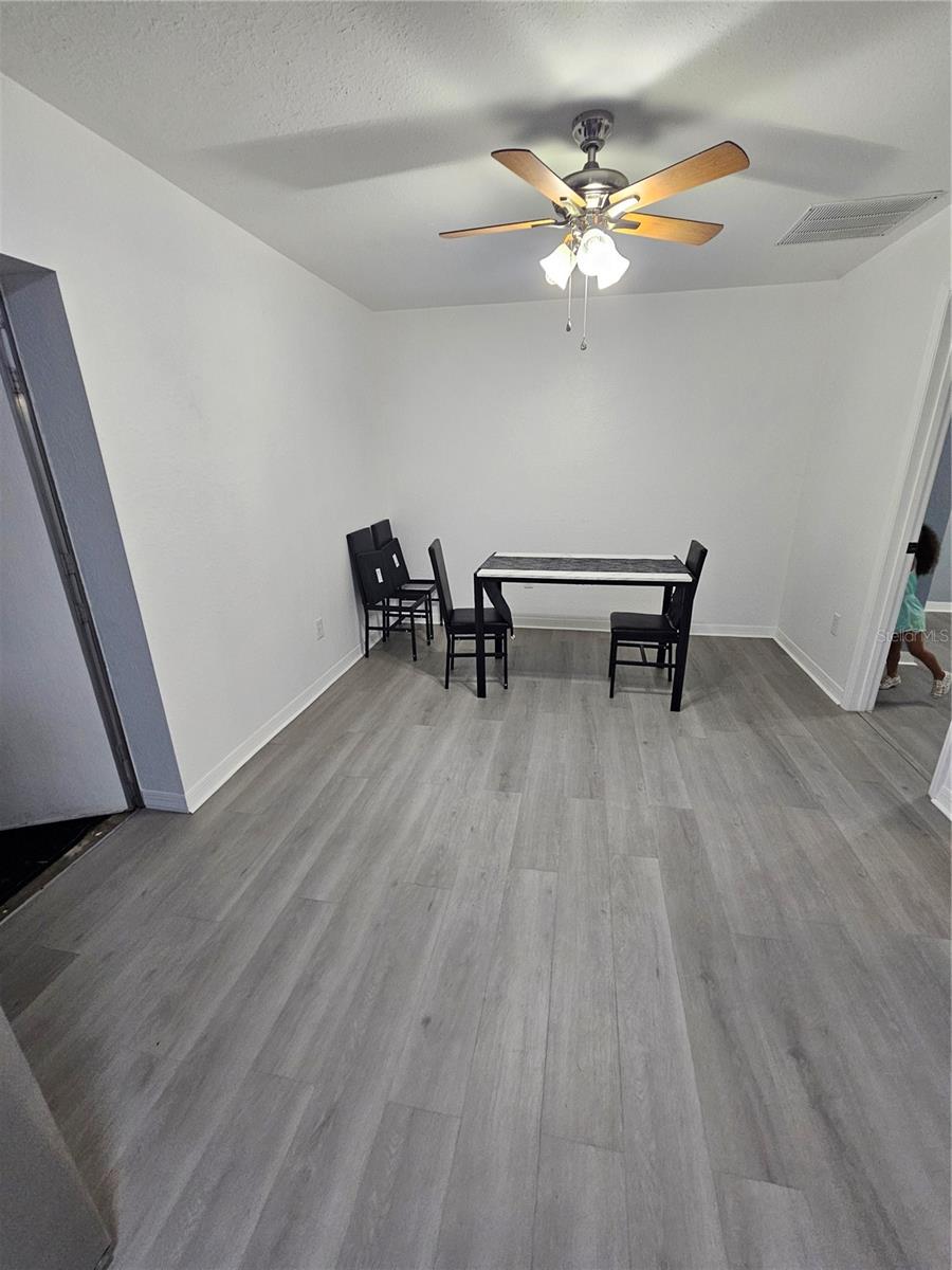 ACREAGE & UNREC - Residential Lease