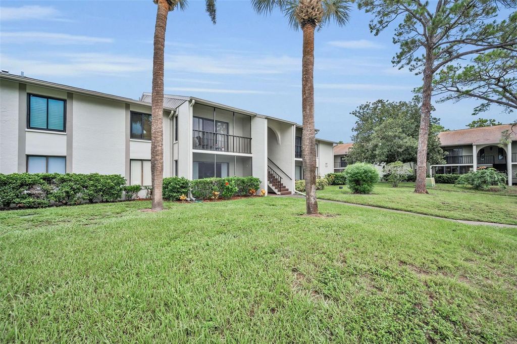 Photo of 2687 Pine Ridge Way S #E1, Palm Harbor, FL 34684 (MLS # TB8419146)