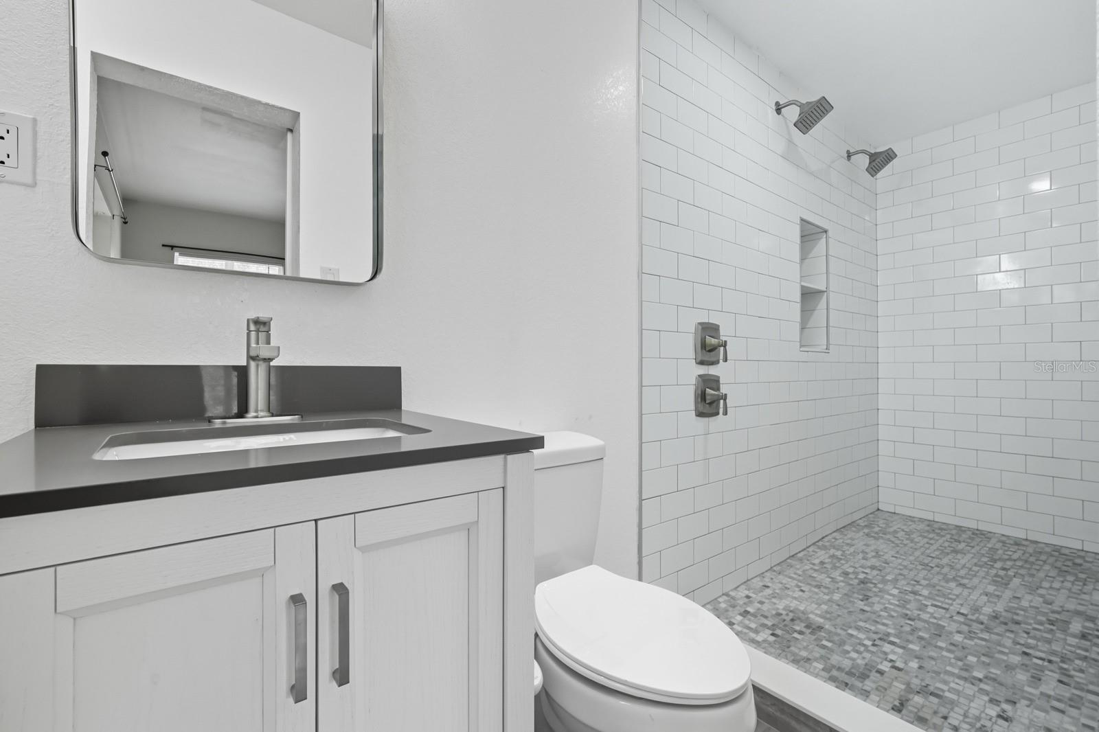 LAKEVIEW HIGHLANDS - Residential