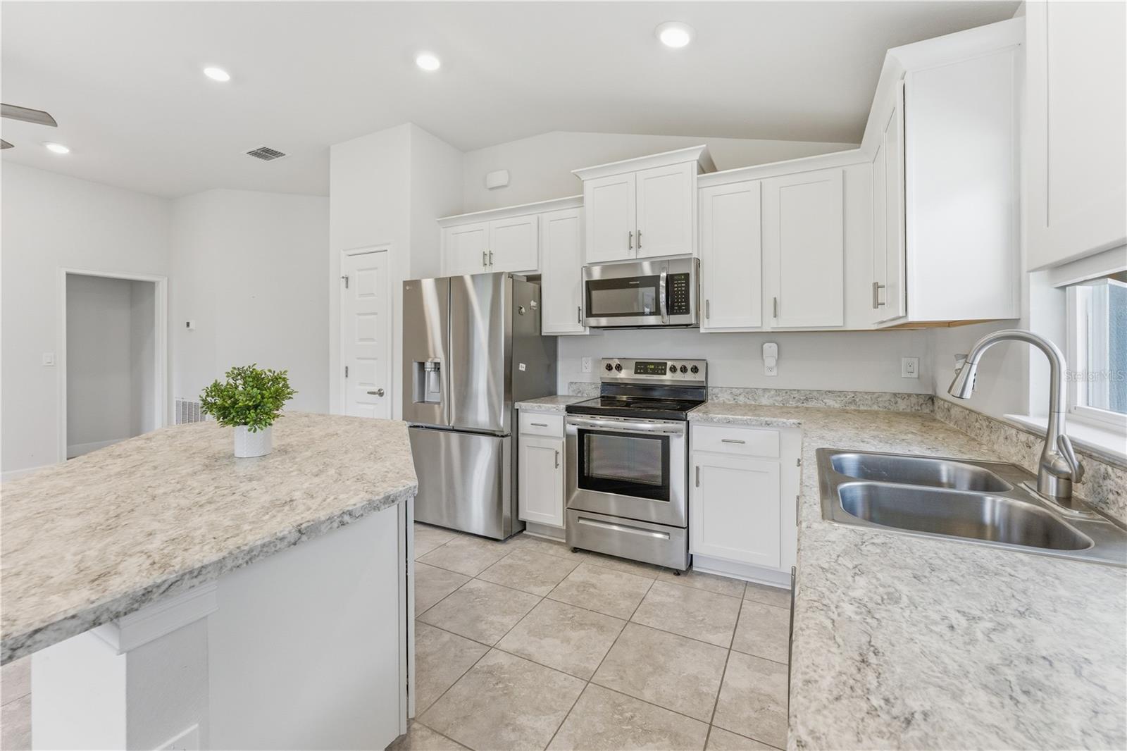 KRENSON BAY - Residential