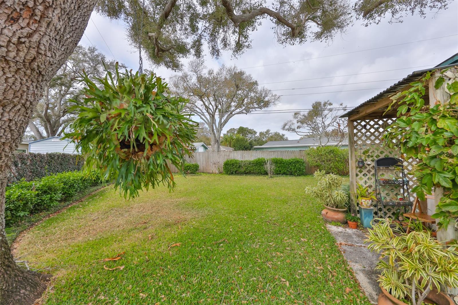 MEADOW LAWN 12TH ADD - Residential