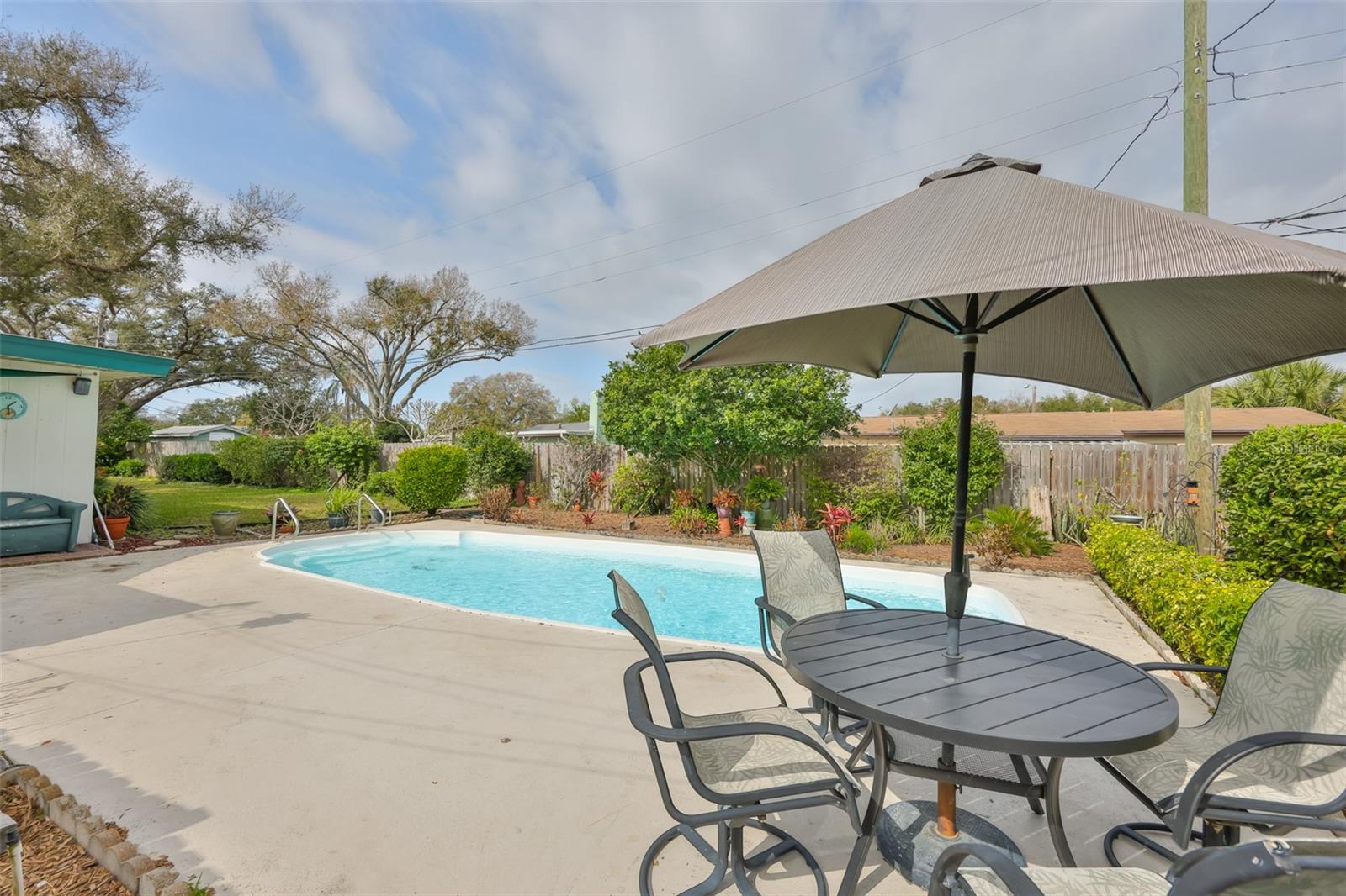 MEADOW LAWN 12TH ADD - Residential