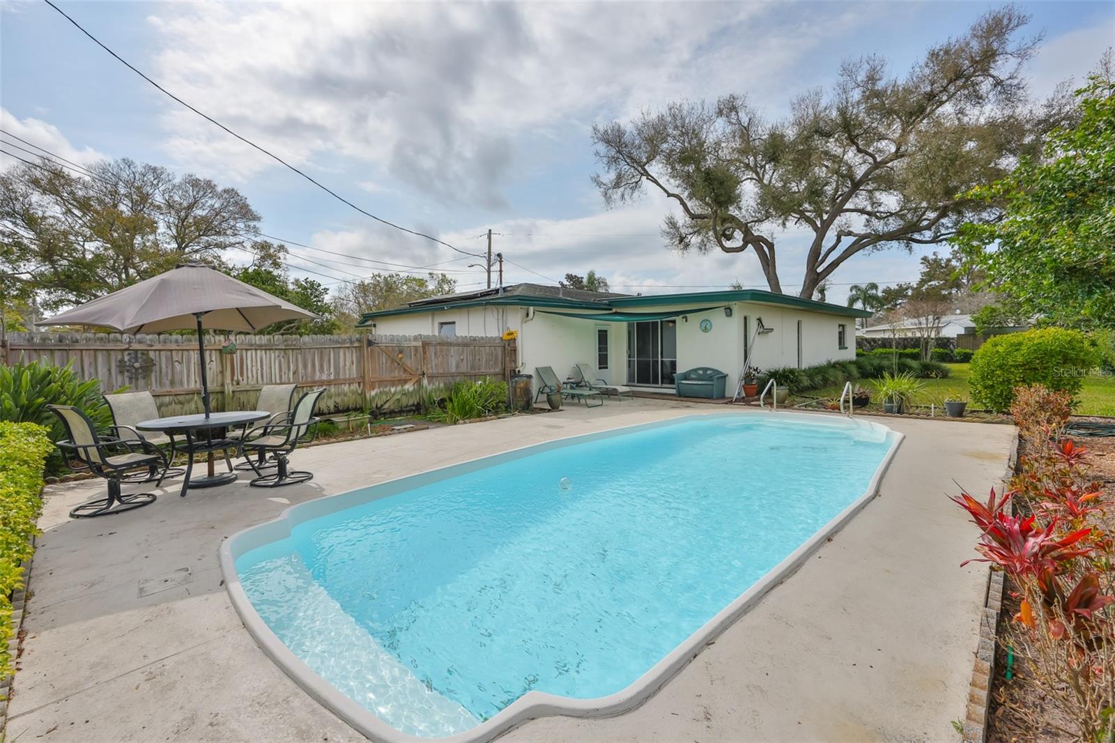 MEADOW LAWN 12TH ADD - Residential