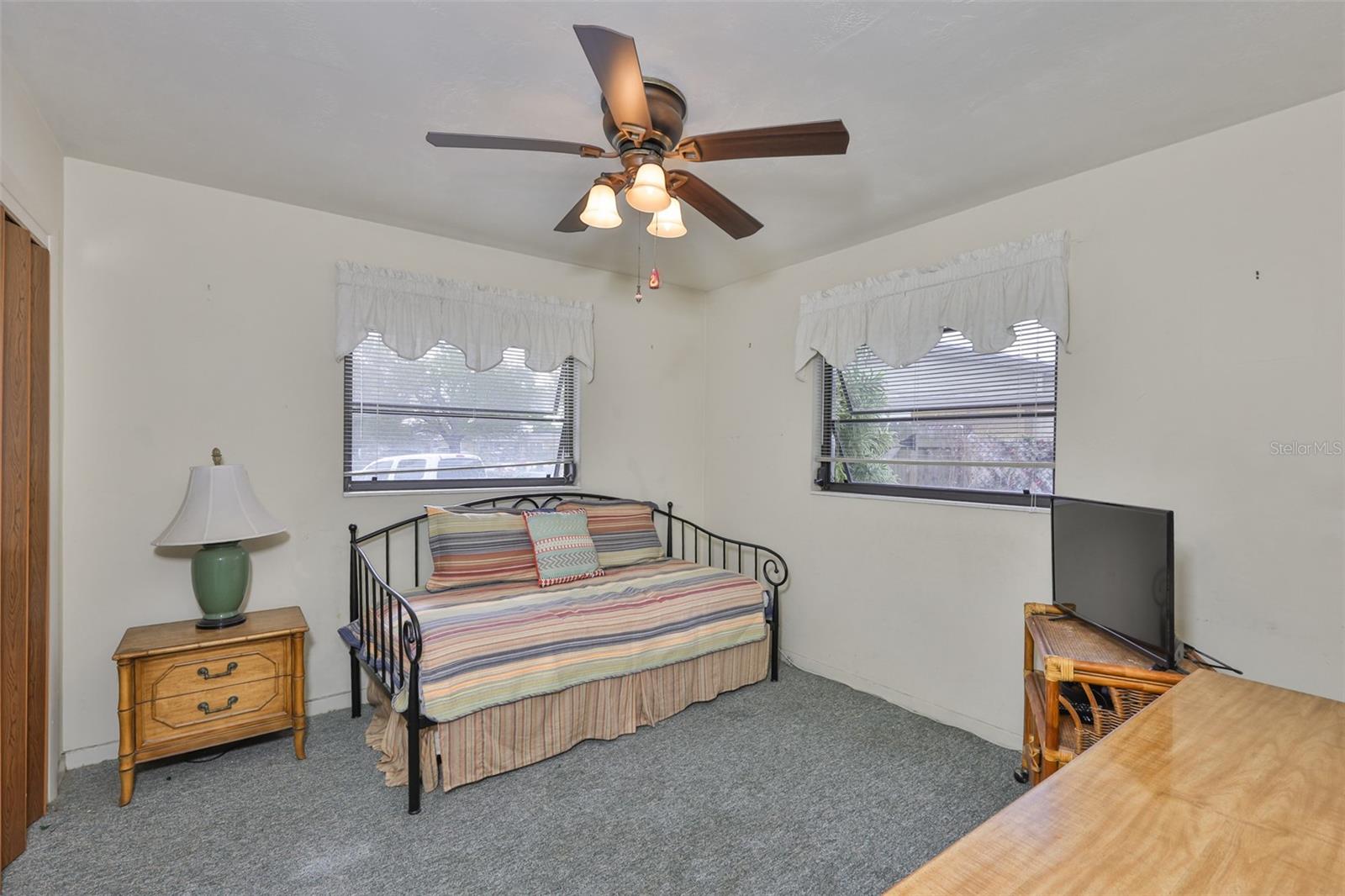 MEADOW LAWN 12TH ADD - Residential