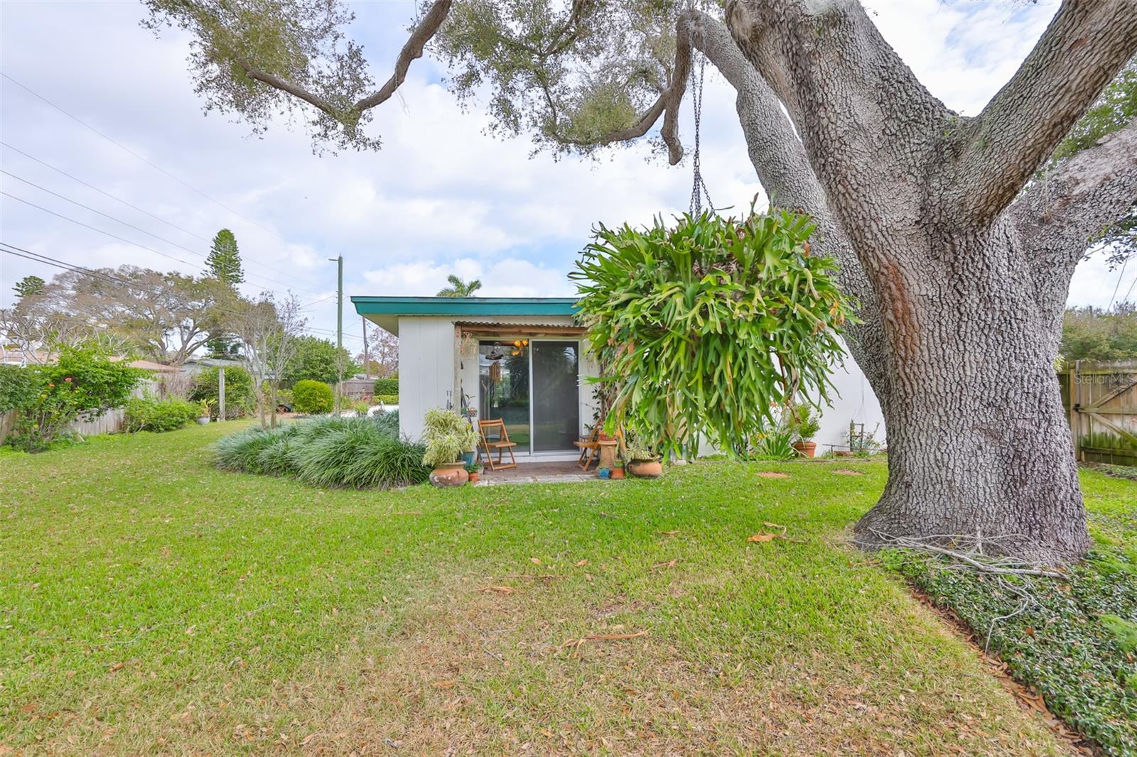 MEADOW LAWN 12TH ADD - Residential