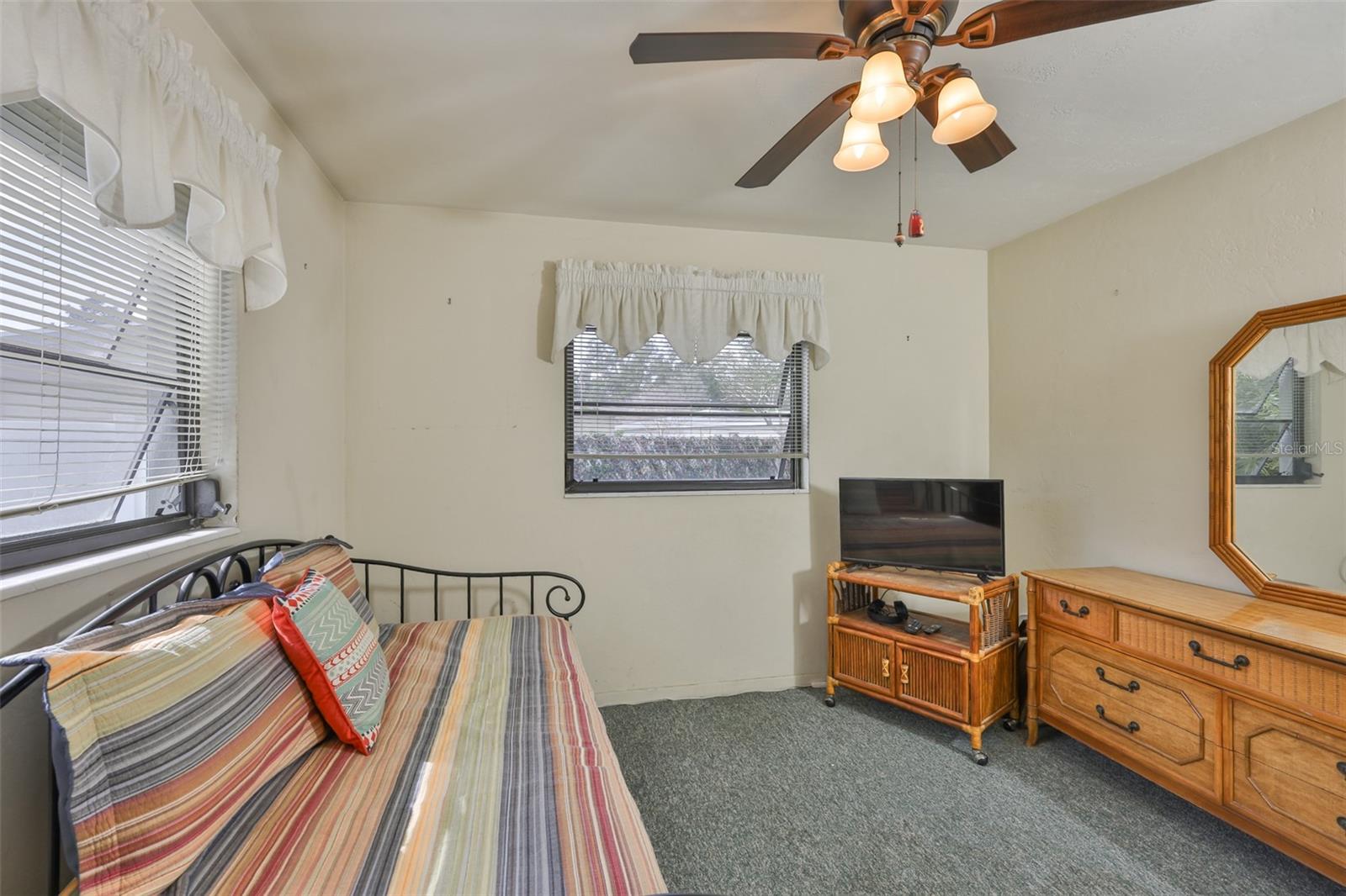 MEADOW LAWN 12TH ADD - Residential